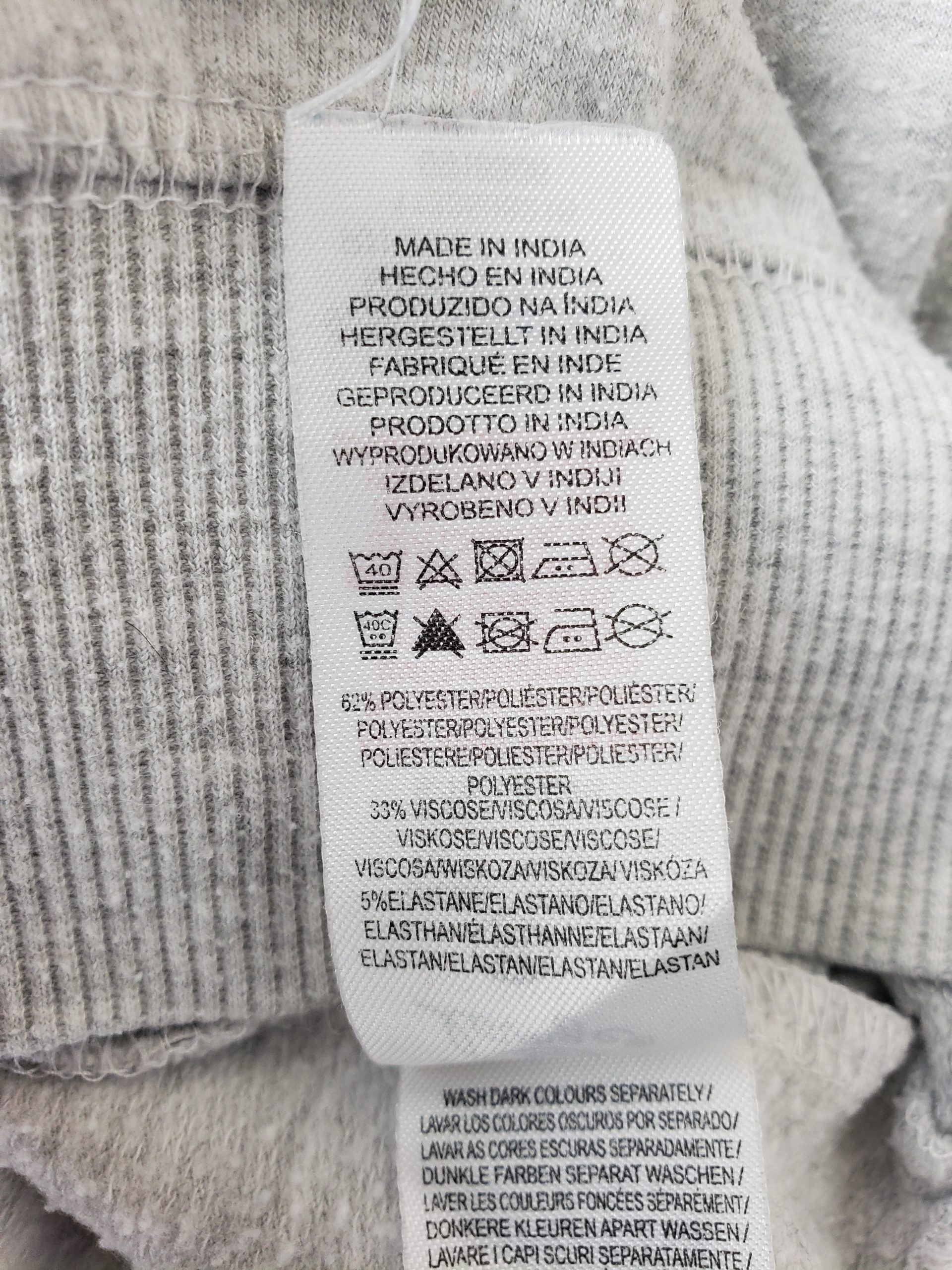 Сірий світшот Disney Star Wars Mandalorian The Child - жіночий одяг з принтом вживаний 10 Сірий світшот Disney Star Wars Mandalorian The Child - жіночий одяг з принтом вживаний - Зображення 10