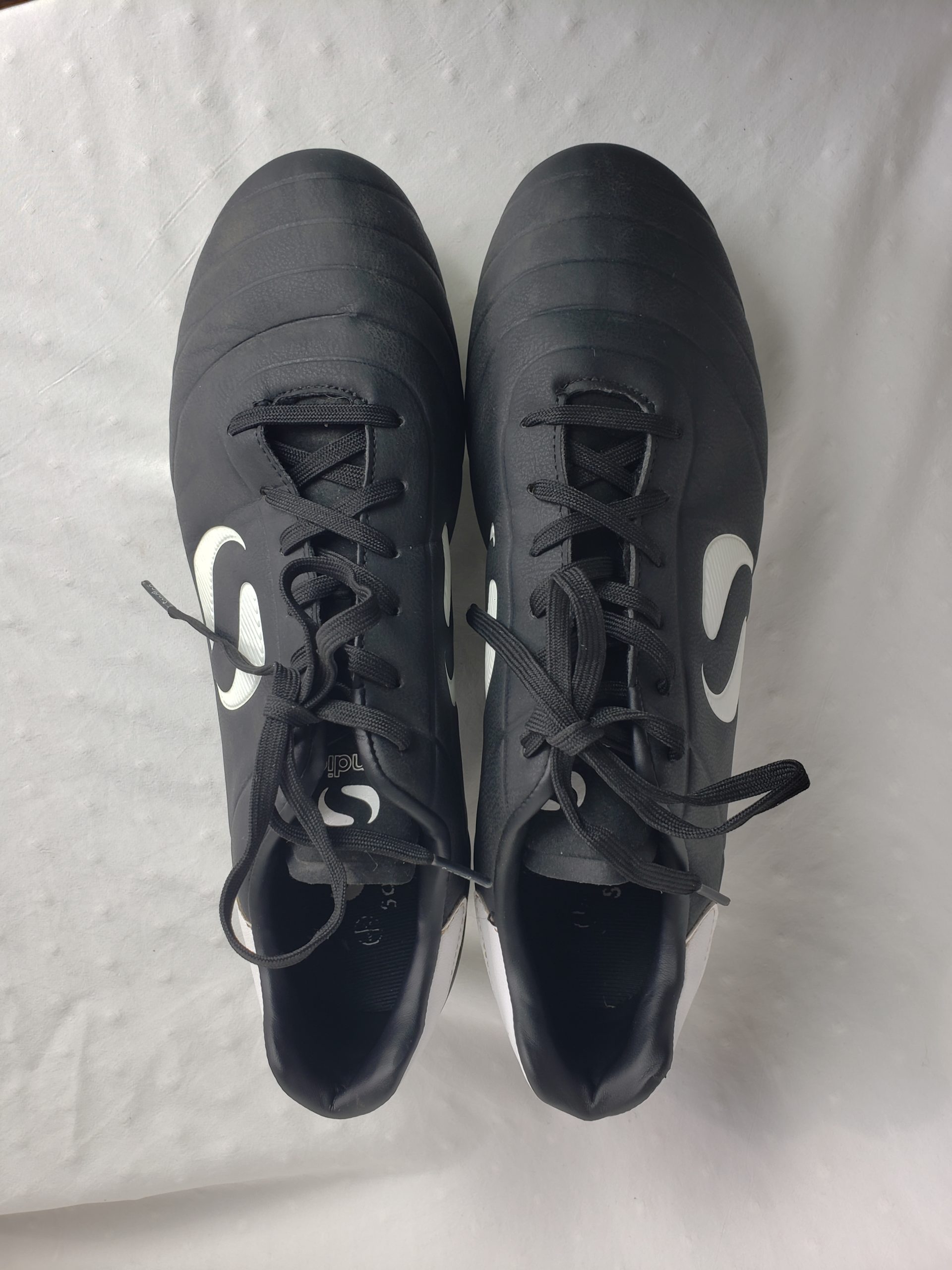 Футбольні бутси Sondico Strike чорні вживані - універсальне взуття для активного життя весна-літо-осінь 2 Футбольні бутси Sondico Strike чорні вживані - універсальне взуття для активного життя весна-літо-осінь - Зображення 2