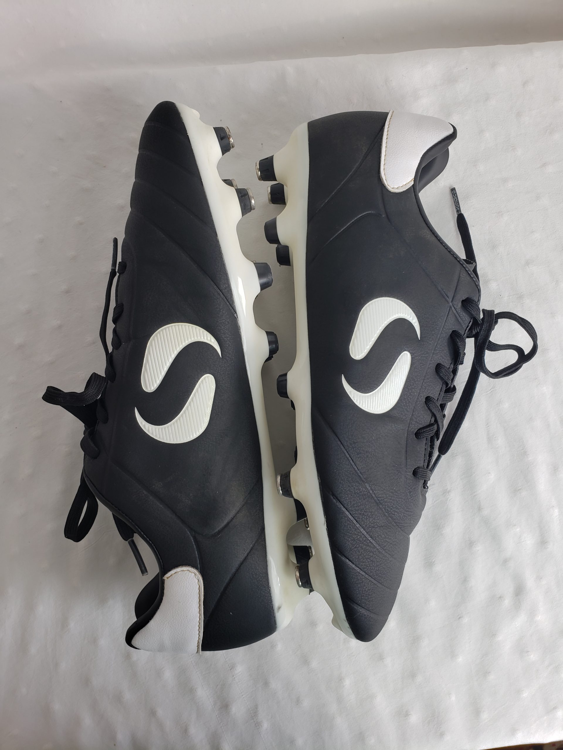 Футбольні бутси Sondico Strike чорні вживані - універсальне взуття для активного життя весна-літо-осінь 6 Футбольні бутси Sondico Strike чорні вживані - універсальне взуття для активного життя весна-літо-осінь - Зображення 6