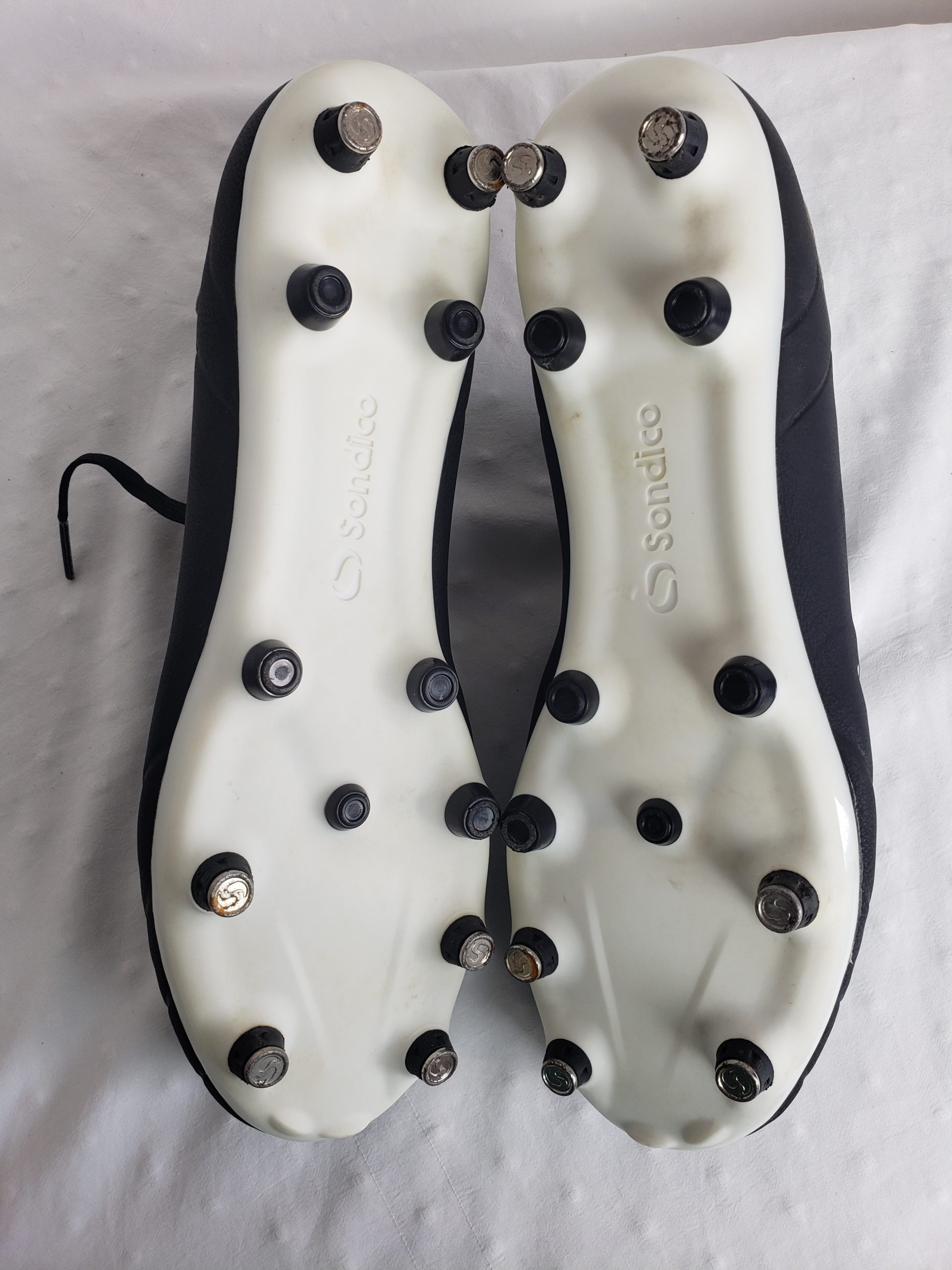 Футбольні бутси Sondico Strike чорні вживані - універсальне взуття для активного життя весна-літо-осінь 5 Футбольні бутси Sondico Strike чорні вживані - універсальне взуття для активного життя весна-літо-осінь - Зображення 5