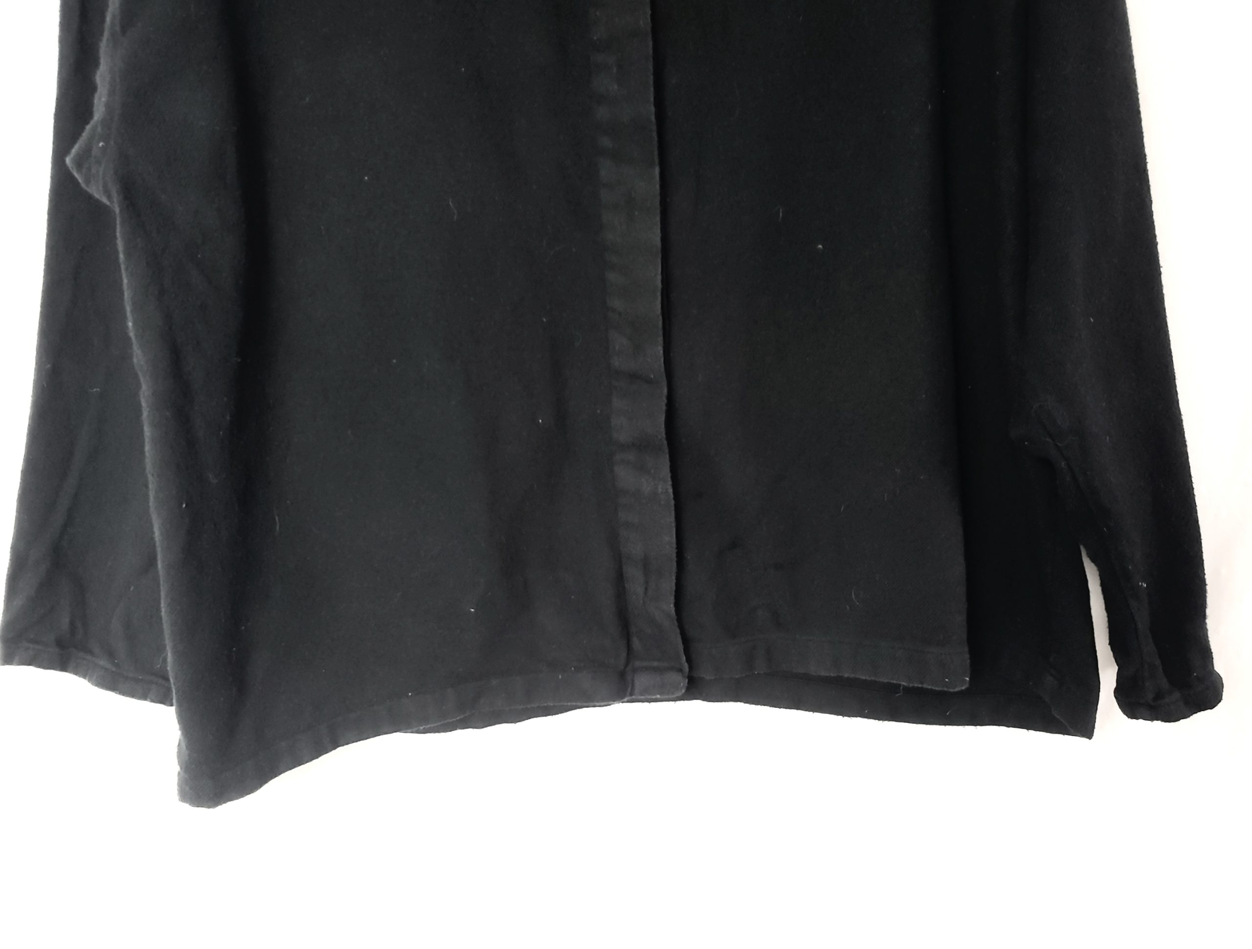 Чорна сорочка жіноча секонд хенд ідеальний стан - універсальна блузка для офісу та повсякдення 7 Чорна сорочка жіноча секонд хенд ідеальний стан - універсальна блузка для офісу та повсякдення - Зображення 7