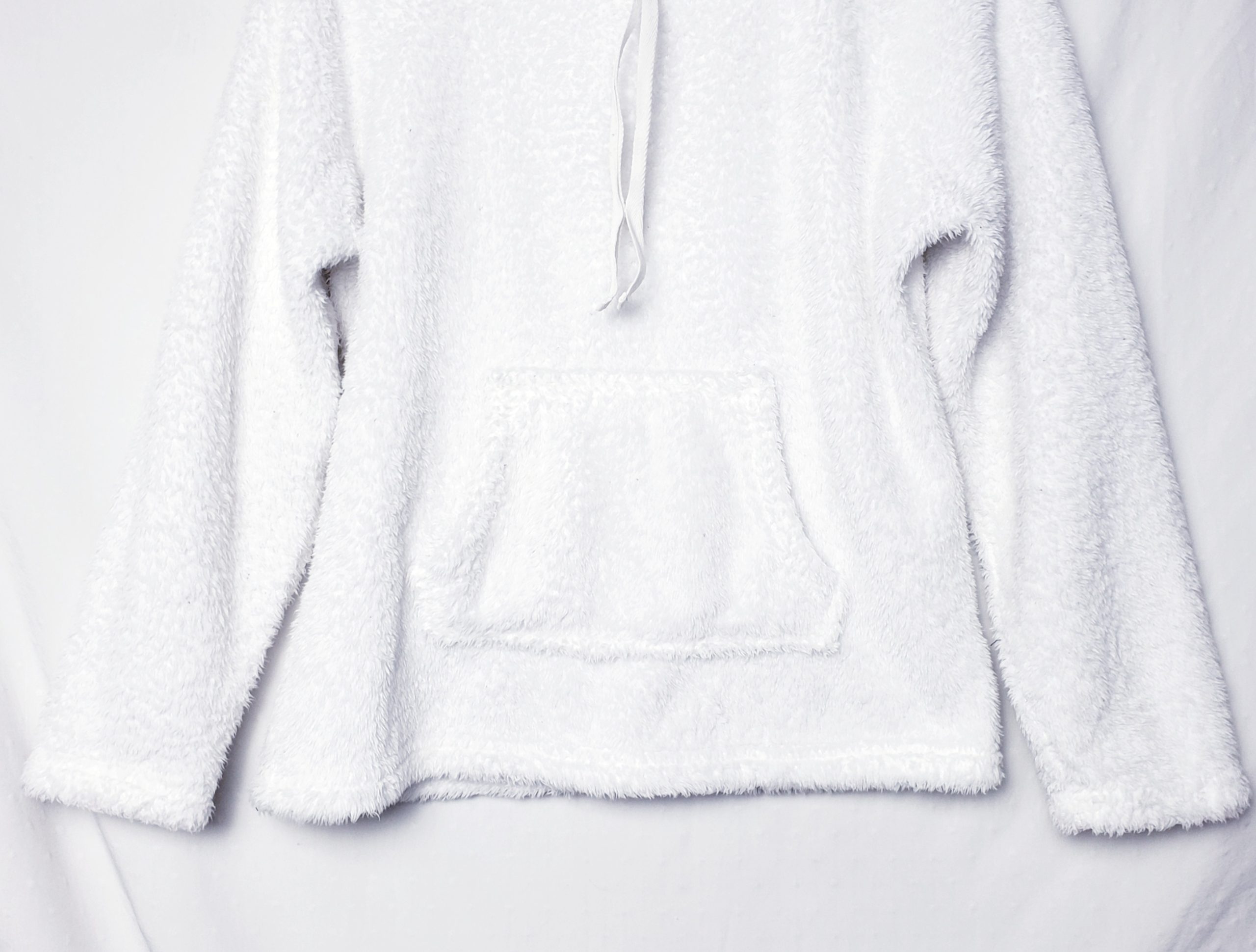 Білий плюшевий худі з капюшоном - м'який поліестер, розмір M, вживаний одяг у гарному стані 3 Білий плюшевий худі з капюшоном - м'який поліестер, розмір M, вживаний одяг у гарному стані - Зображення 3