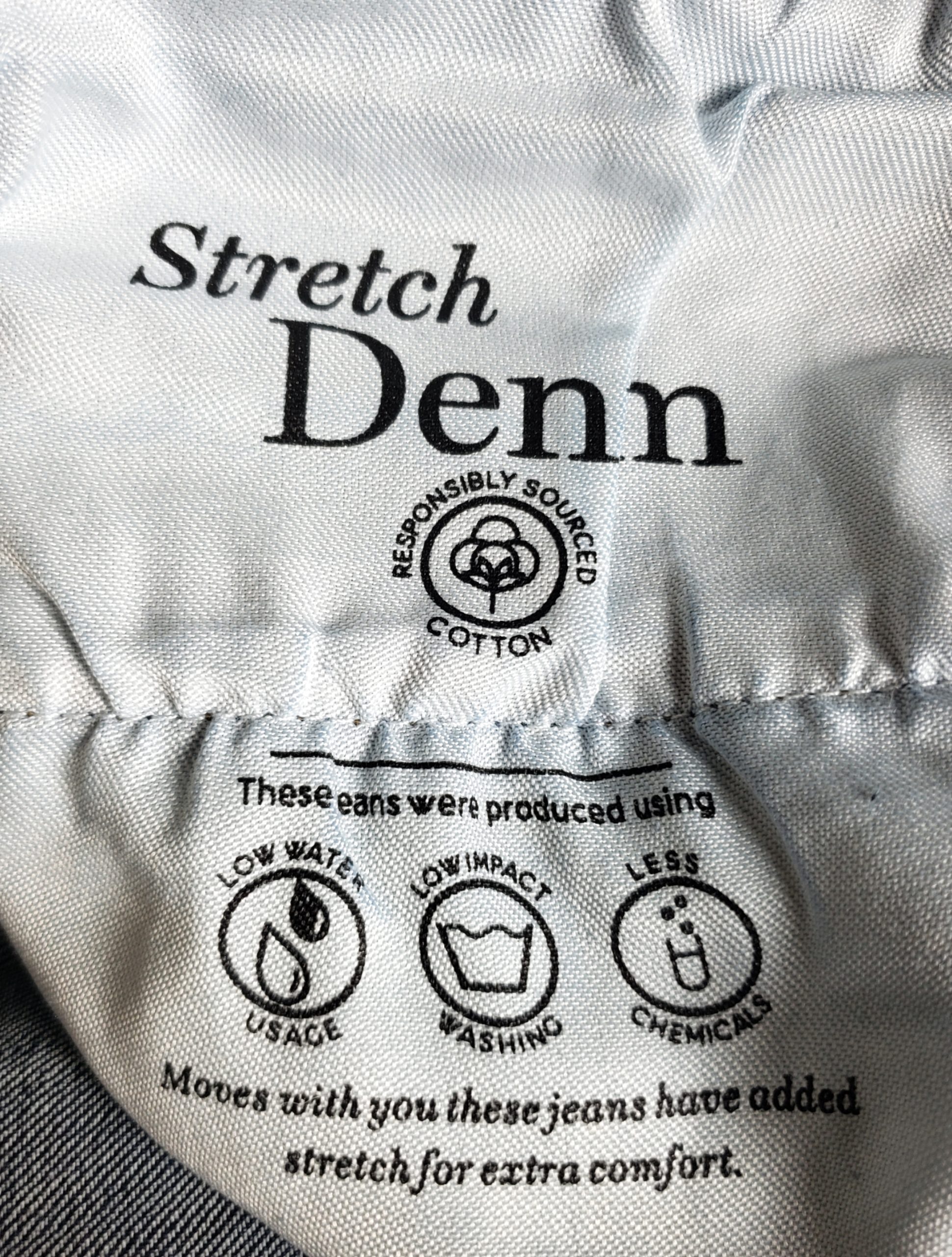 Стильні чоловічі джинси M&S Slim Fit - елегантний темно-синій денім у ідеальному стані 8 Стильні чоловічі джинси M&S Slim Fit - елегантний темно-синій денім у ідеальному стані - Зображення 8