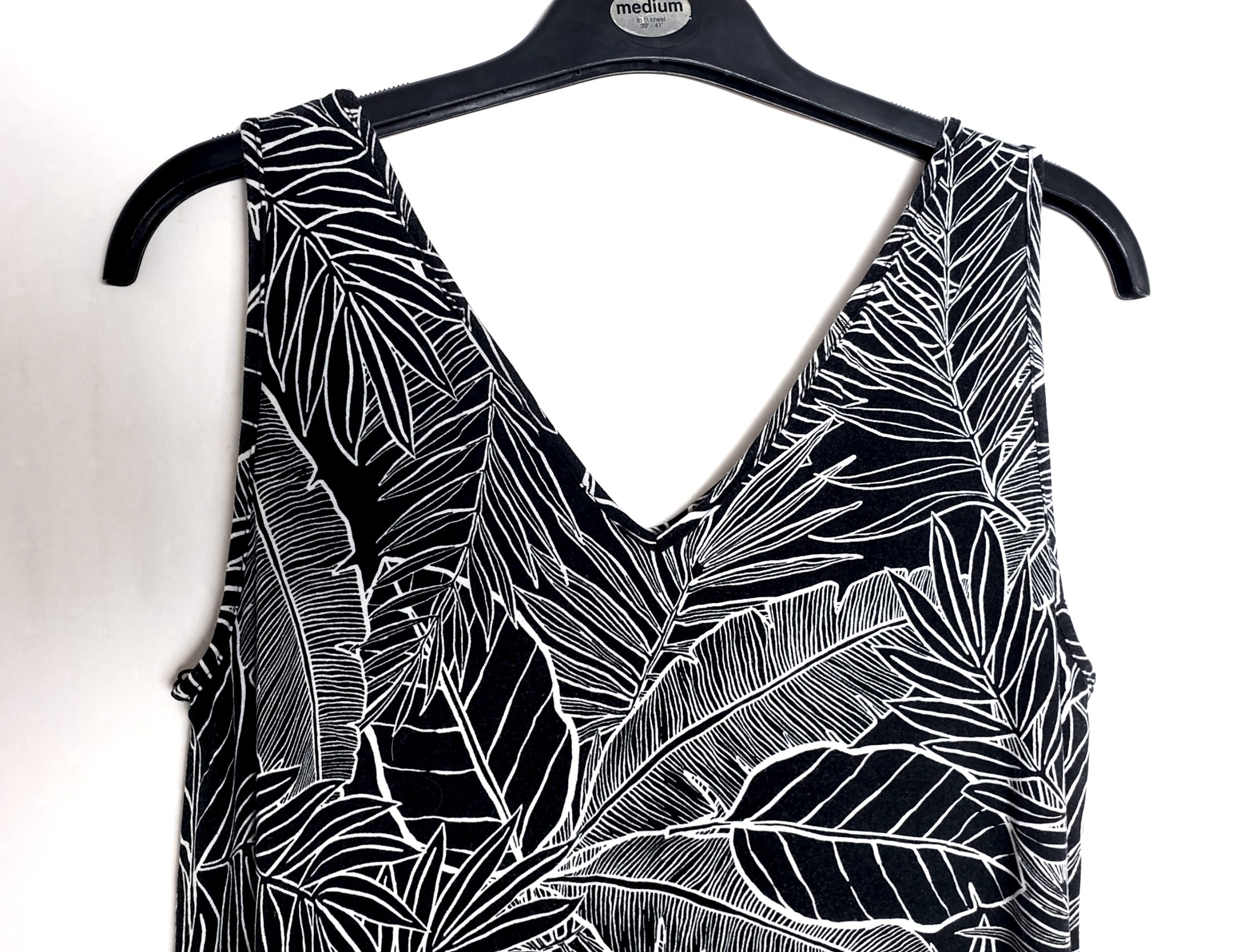 Стильний чорний топ з тропічним принтом - елегантна віскозна блуза F&F у ідеальному стані 3 Стильний чорний топ з тропічним принтом - елегантна віскозна блуза F&F у ідеальному стані - Зображення 3