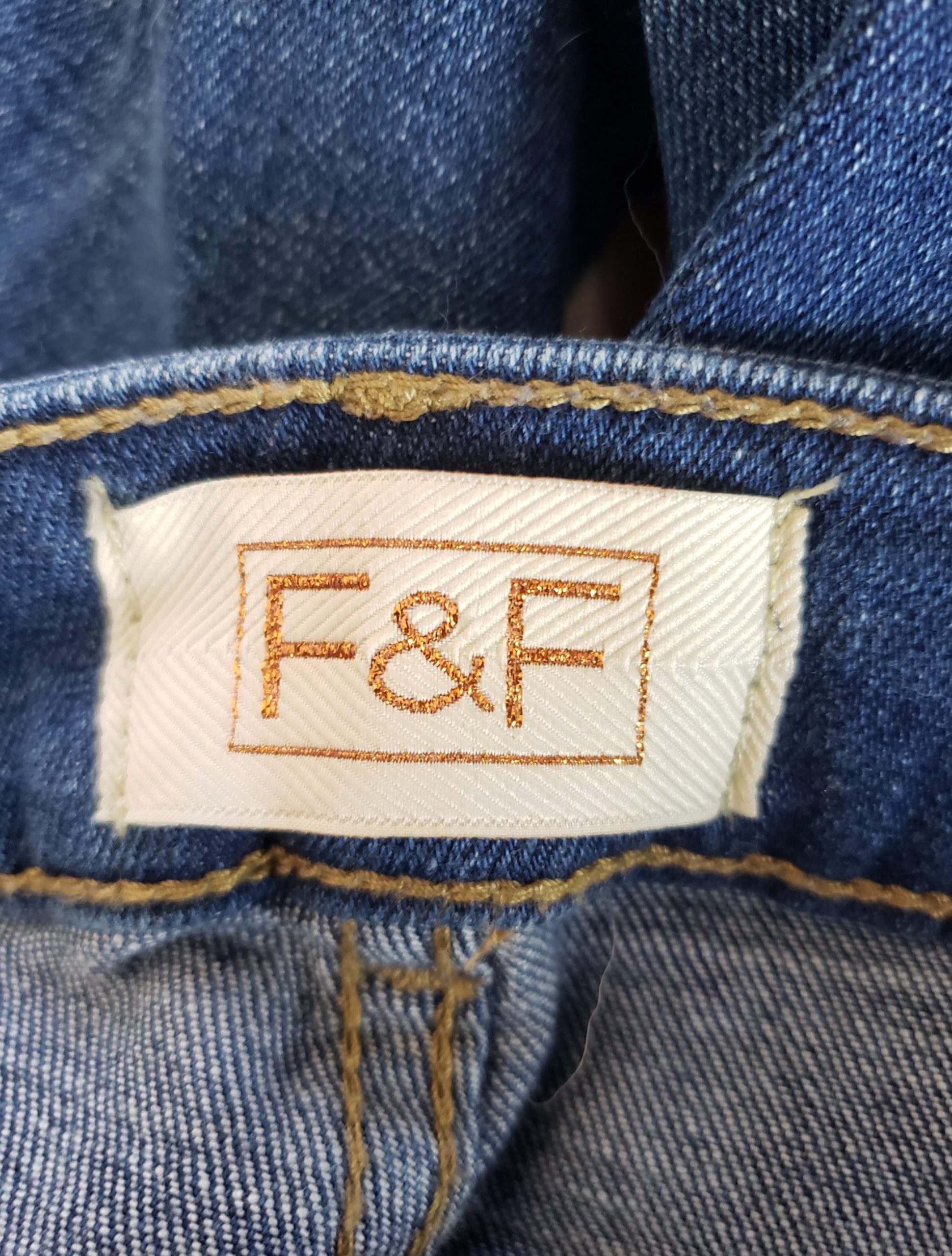 Темно-сині жіночі джинси F&F у ідеальному стані - комфорт для щоденного носіння та офісного стилю 8 Темно-сині жіночі джинси F&F у ідеальному стані - комфорт для щоденного носіння та офісного стилю - Зображення 8