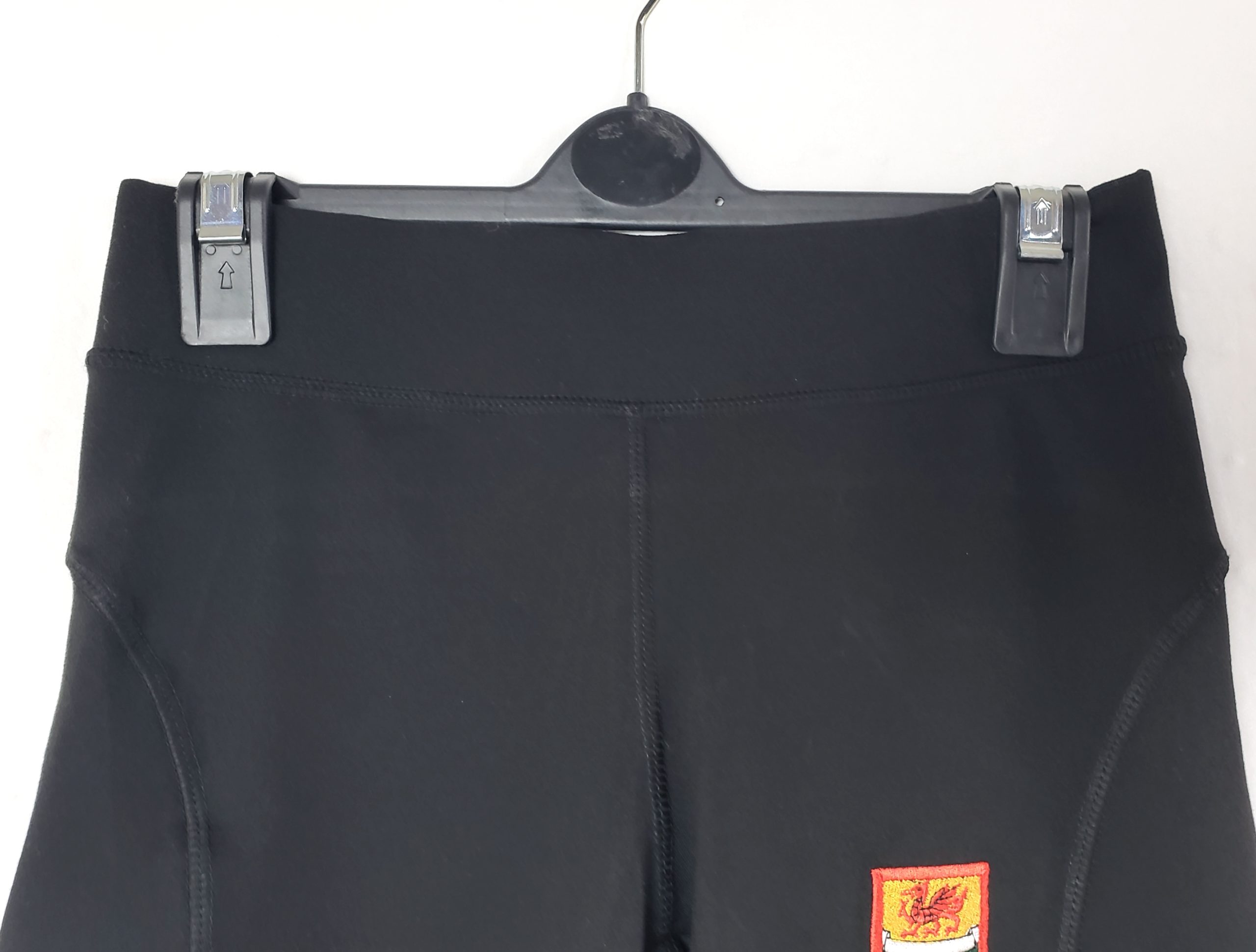 Чорні спортивні шорти жіночі з логотипом - висока якість, комфорт, еластичність 5 Чорні спортивні шорти жіночі з логотипом - висока якість, комфорт, еластичність - Зображення 5