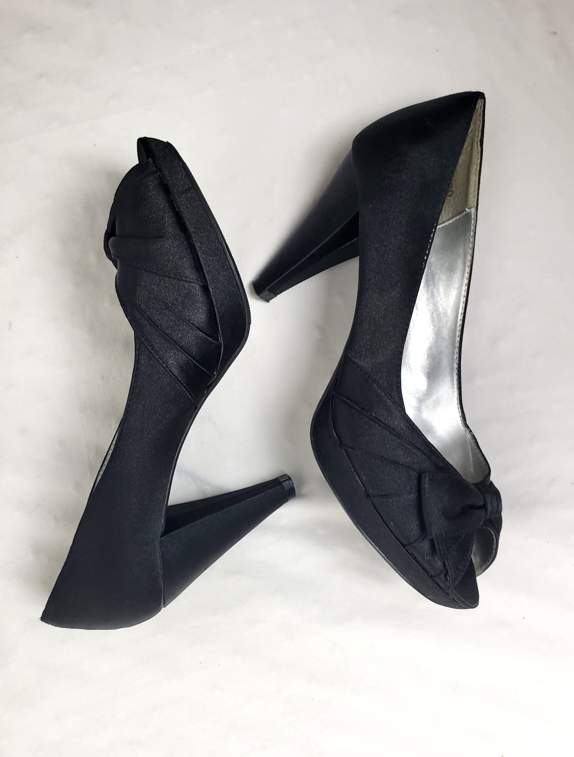 Літні чорні туфлі на каблуку 10 см розмір 38 - елегантне взуття для офісу та свят 5 Літні чорні туфлі на каблуку 10 см розмір 38 - елегантне взуття для офісу та свят - Зображення 5