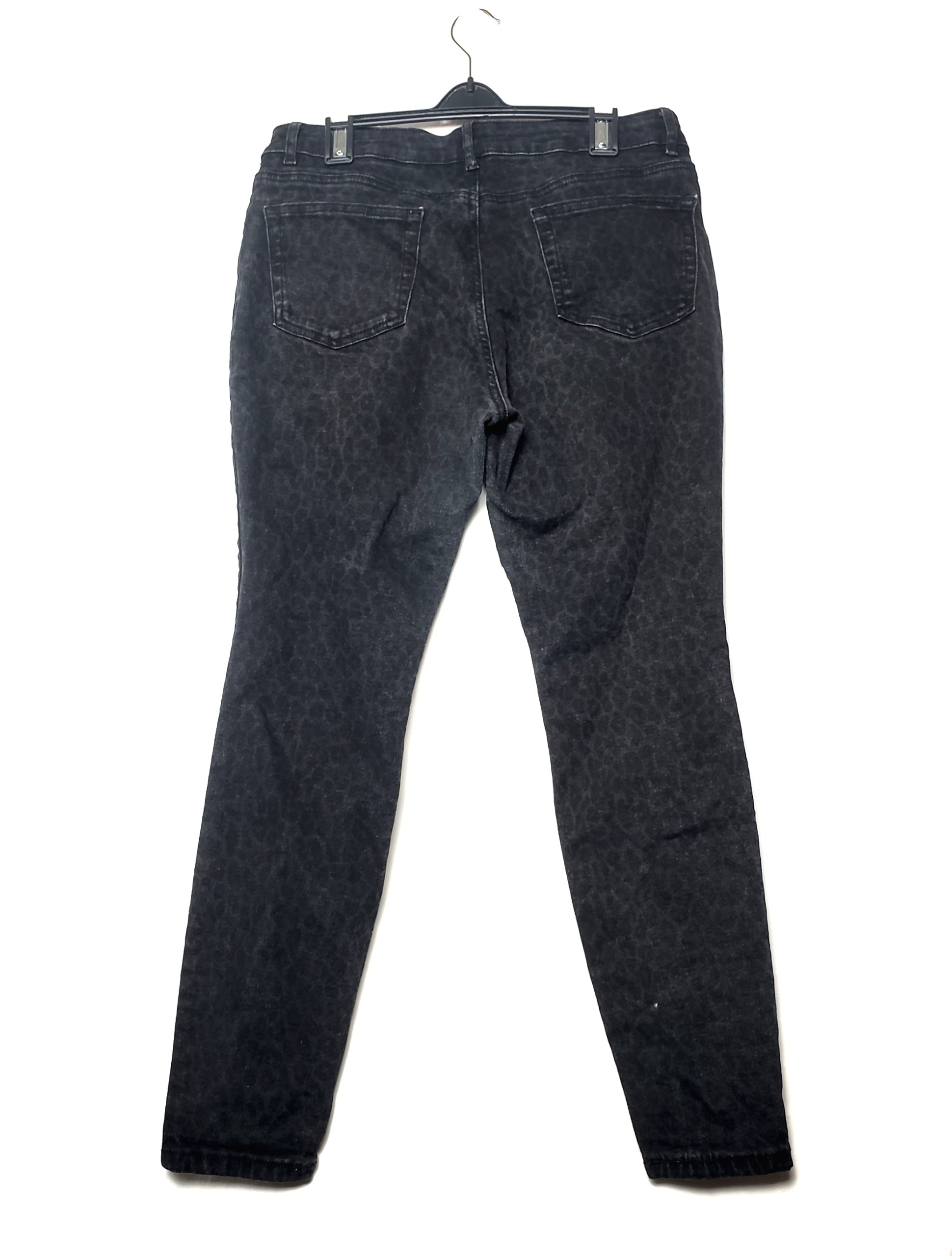 Чорні джинси скінні з принтом - стильні вживані джинси для повсякденного образу 3 Чорні джинси скінні з принтом - стильні вживані джинси для повсякденного образу - Зображення 3