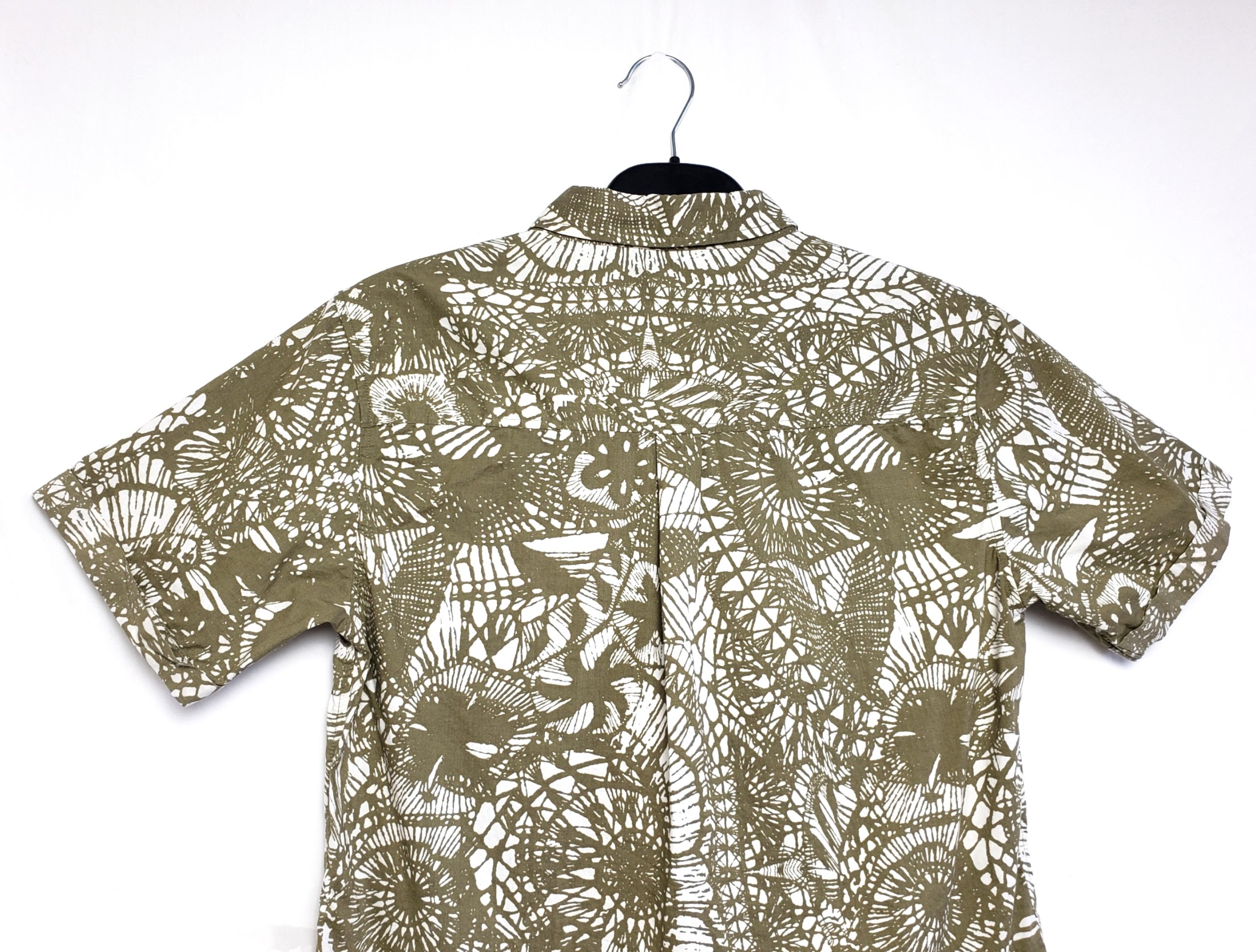 Стильна сорочка Another Influence з принтом - модний тренд багатокольорового дизайну 4 Стильна сорочка Another Influence з принтом - модний тренд багатокольорового дизайну - Зображення 4