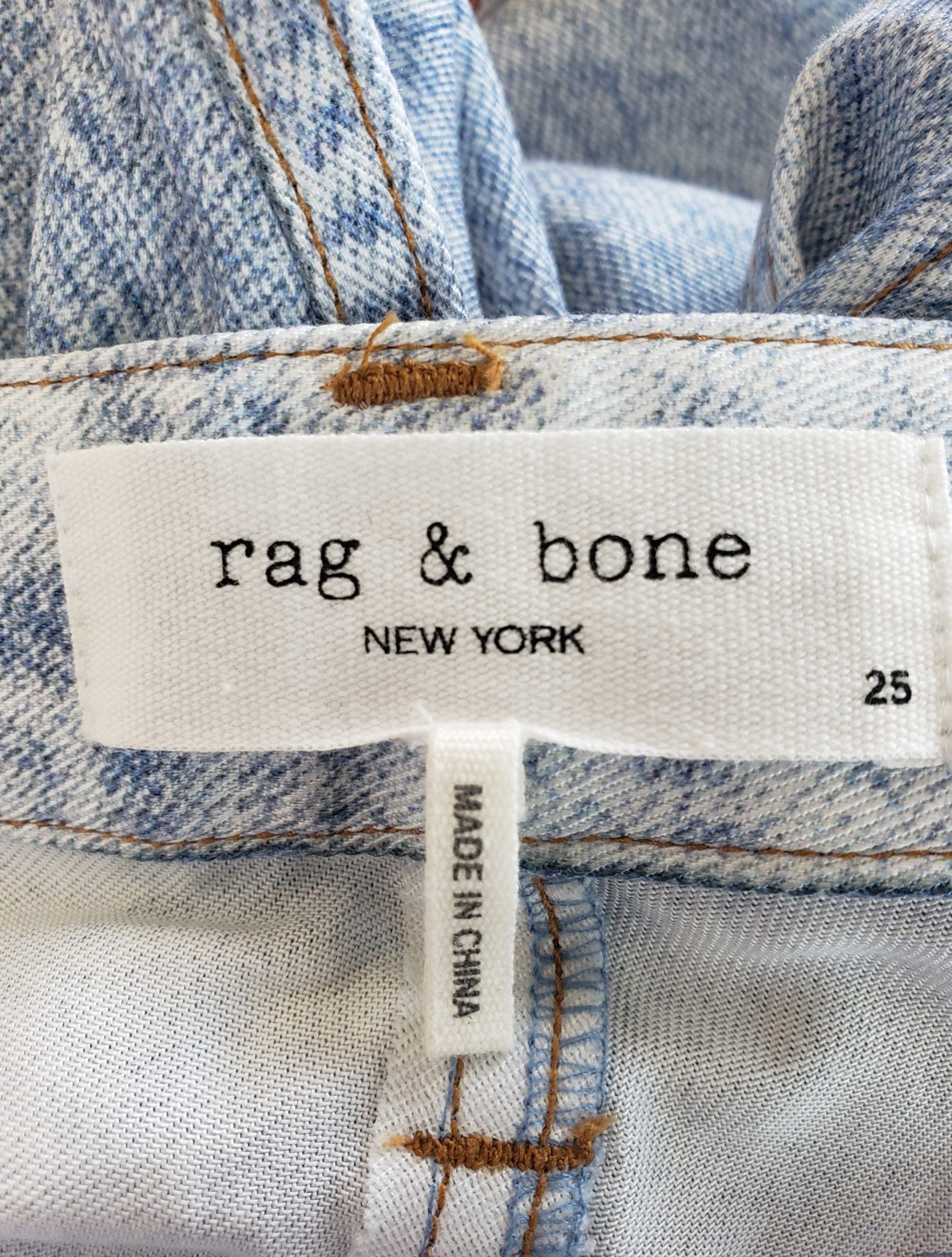 Жіночі джинси Rag & Bone з ліоцелу бакитного кольору - преміум якість у ідеальному стані 7 Жіночі джинси Rag & Bone з ліоцелу бакитного кольору - преміум якість у ідеальному стані - Зображення 7