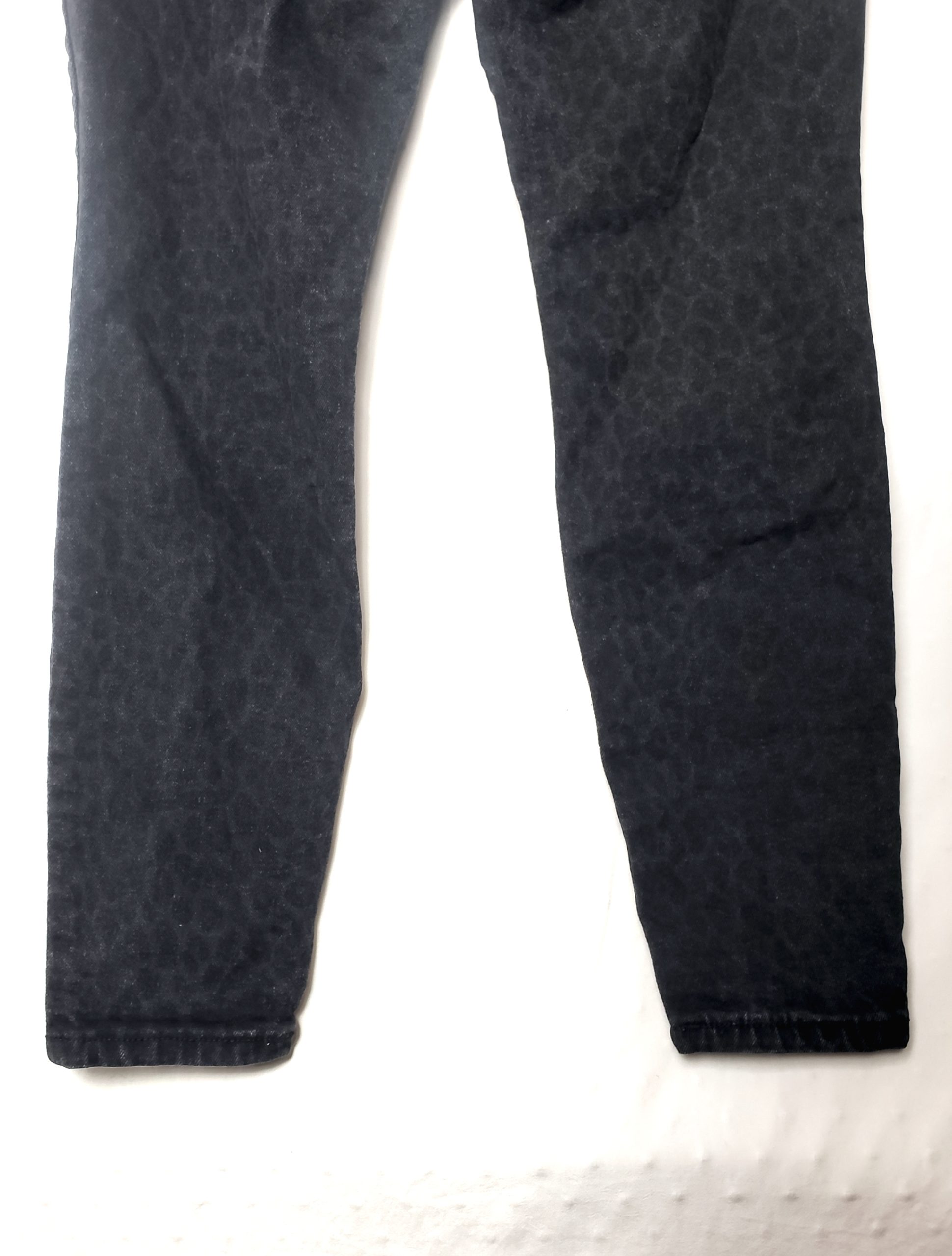 Чорні джинси скінні з принтом - стильні вживані джинси для повсякденного образу 5 Чорні джинси скінні з принтом - стильні вживані джинси для повсякденного образу - Зображення 5