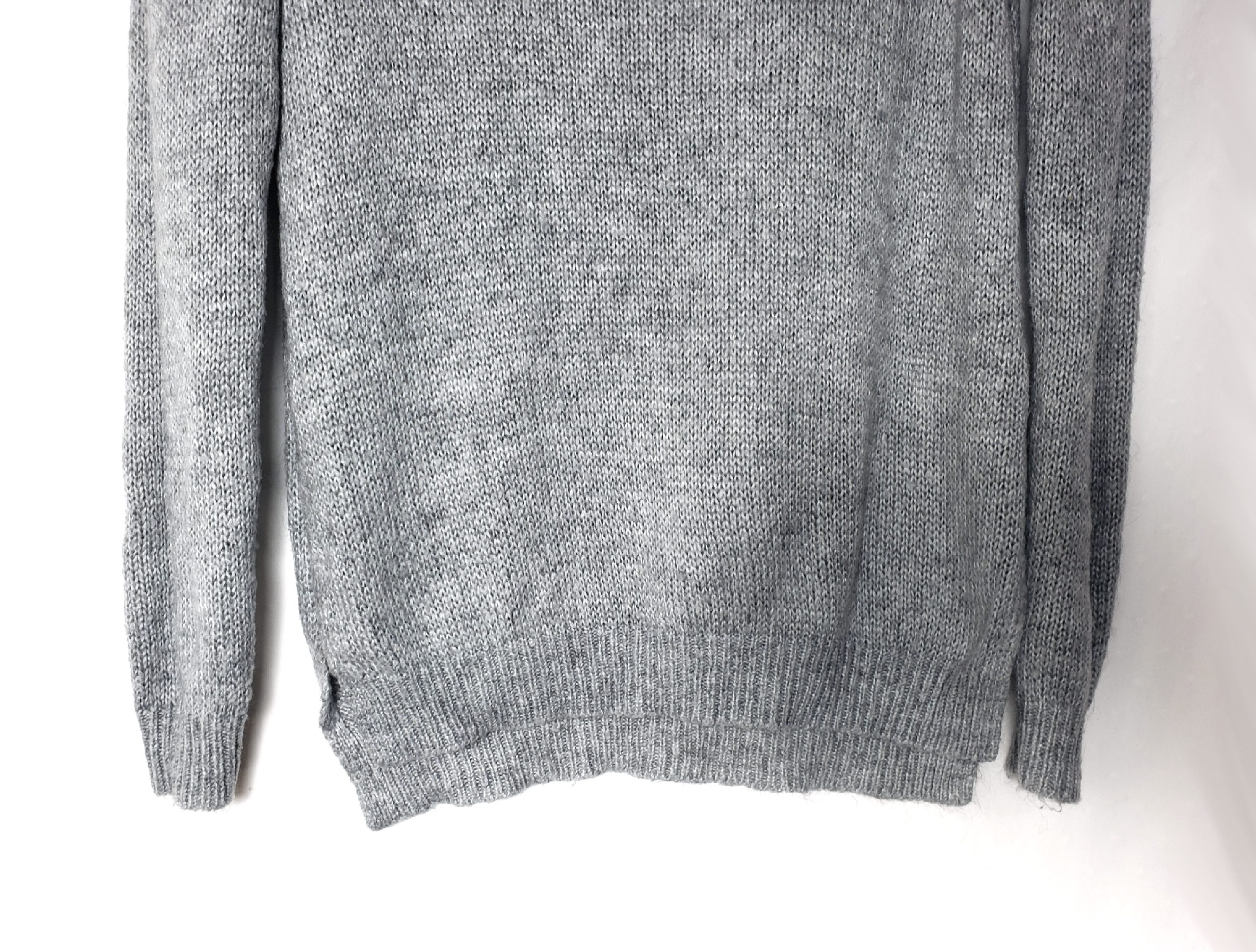 Стильний сірий светр H&M - елегантна вовняна кофта для модного гардеробу 6 Стильний сірий светр H&M - елегантна вовняна кофта для модного гардеробу - Зображення 6
