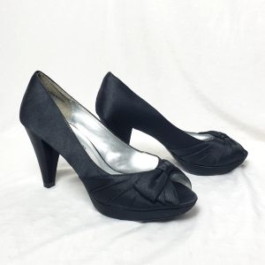 Літні чорні туфлі на каблуку 10 см розмір 38 - елегантне взуття для офісу та свят