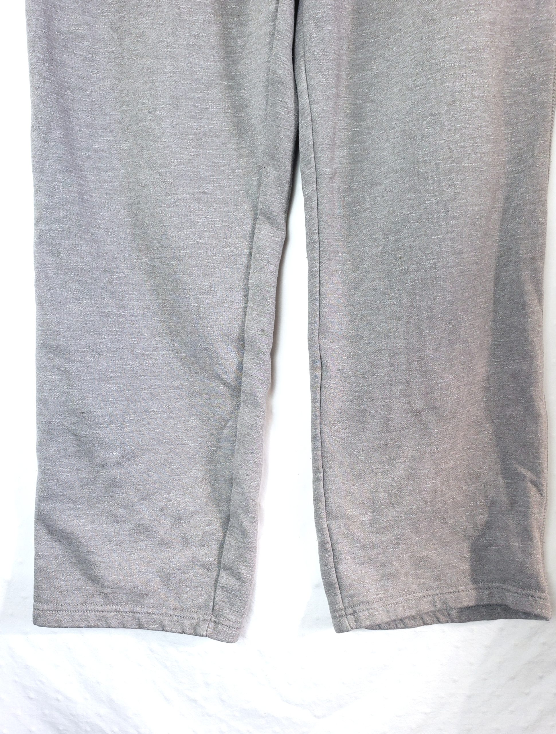 Стильні сірі спортивні штани Boston - модний casual look з характером 5 Стильні сірі спортивні штани Boston - модний casual look з характером - Зображення 5