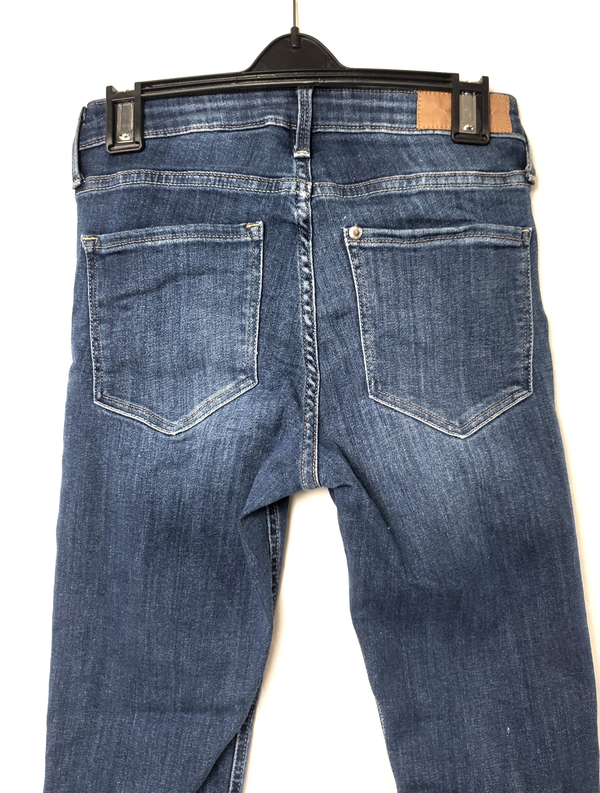 Стильні сині джинси скінні H&M - елегантний модний образ з блискавками 6 Стильні сині джинси скінні H&M - елегантний модний образ з блискавками - Зображення 6