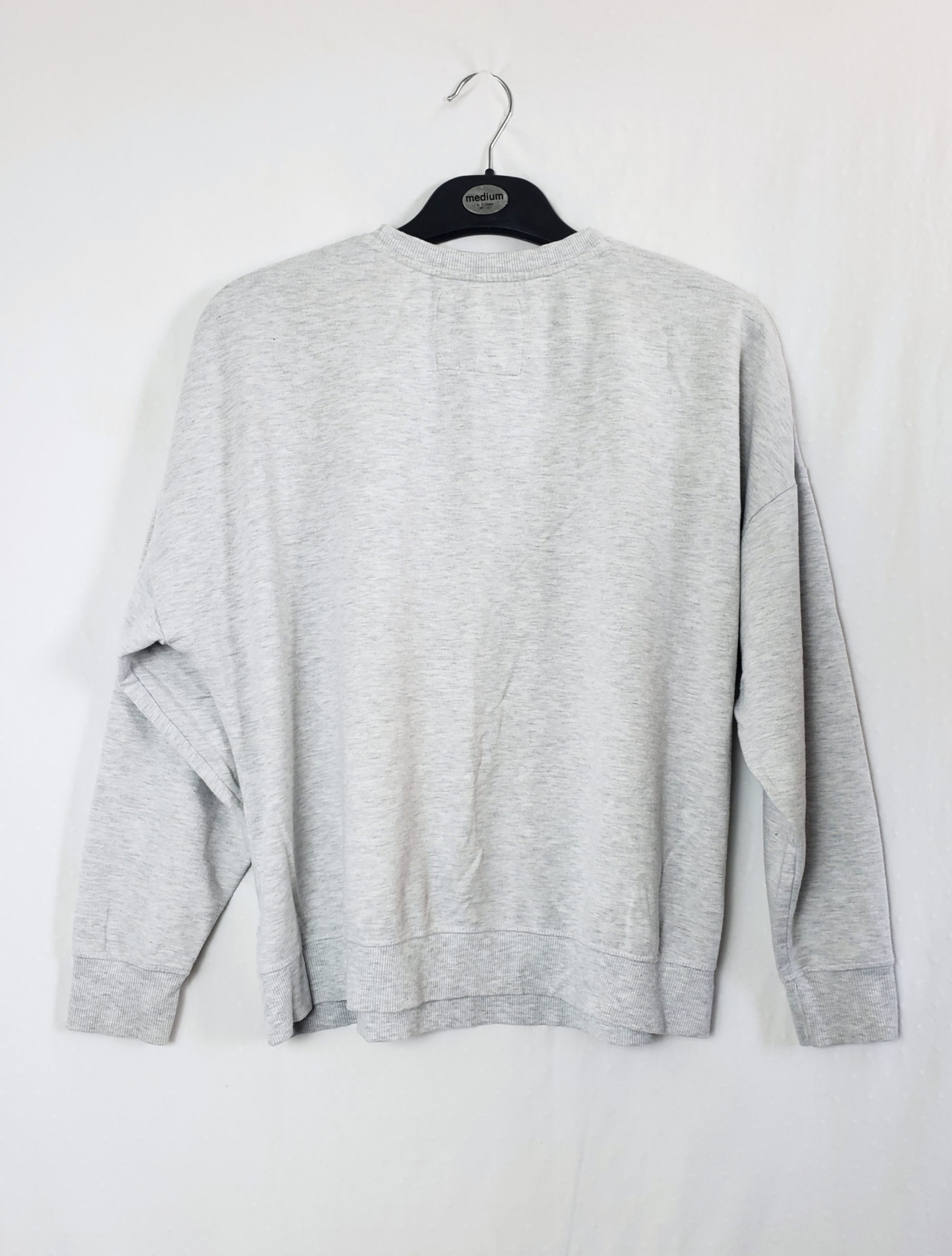 Сірий світшот Disney Star Wars Mandalorian The Child - жіночий одяг з принтом вживаний 2 Сірий світшот Disney Star Wars Mandalorian The Child - жіночий одяг з принтом вживаний - Зображення 2