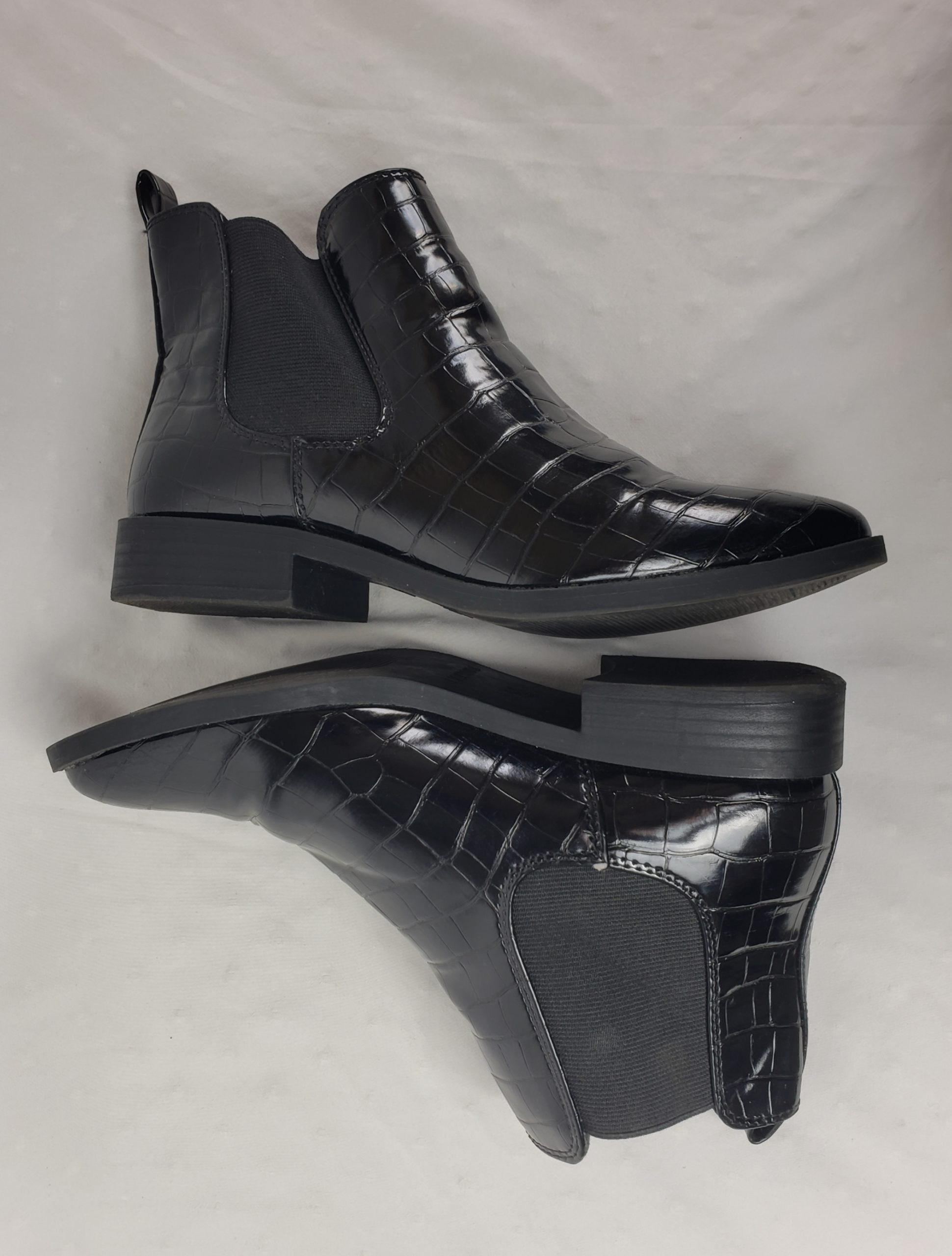 Чорні жіночі черевики челсі з крокодиловим принтом 37 розмір - стильне взуття для весни та осені 8 Чорні жіночі черевики челсі з крокодиловим принтом 37 розмір - стильне взуття для весни та осені - Зображення 8