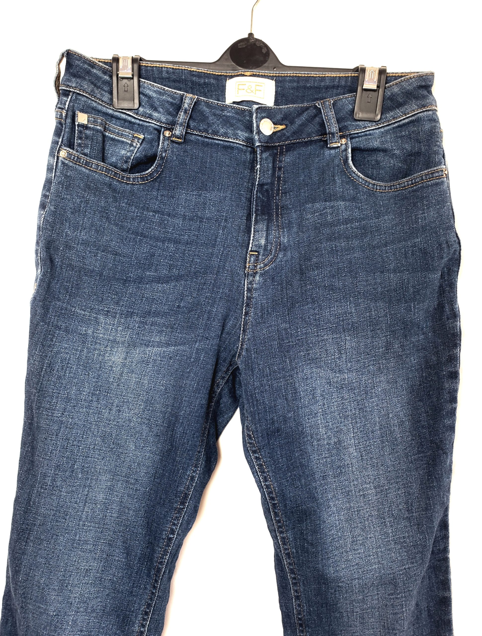 Темно-сині жіночі джинси F&F у ідеальному стані - комфорт для щоденного носіння та офісного стилю 5 Темно-сині жіночі джинси F&F у ідеальному стані - комфорт для щоденного носіння та офісного стилю - Зображення 5