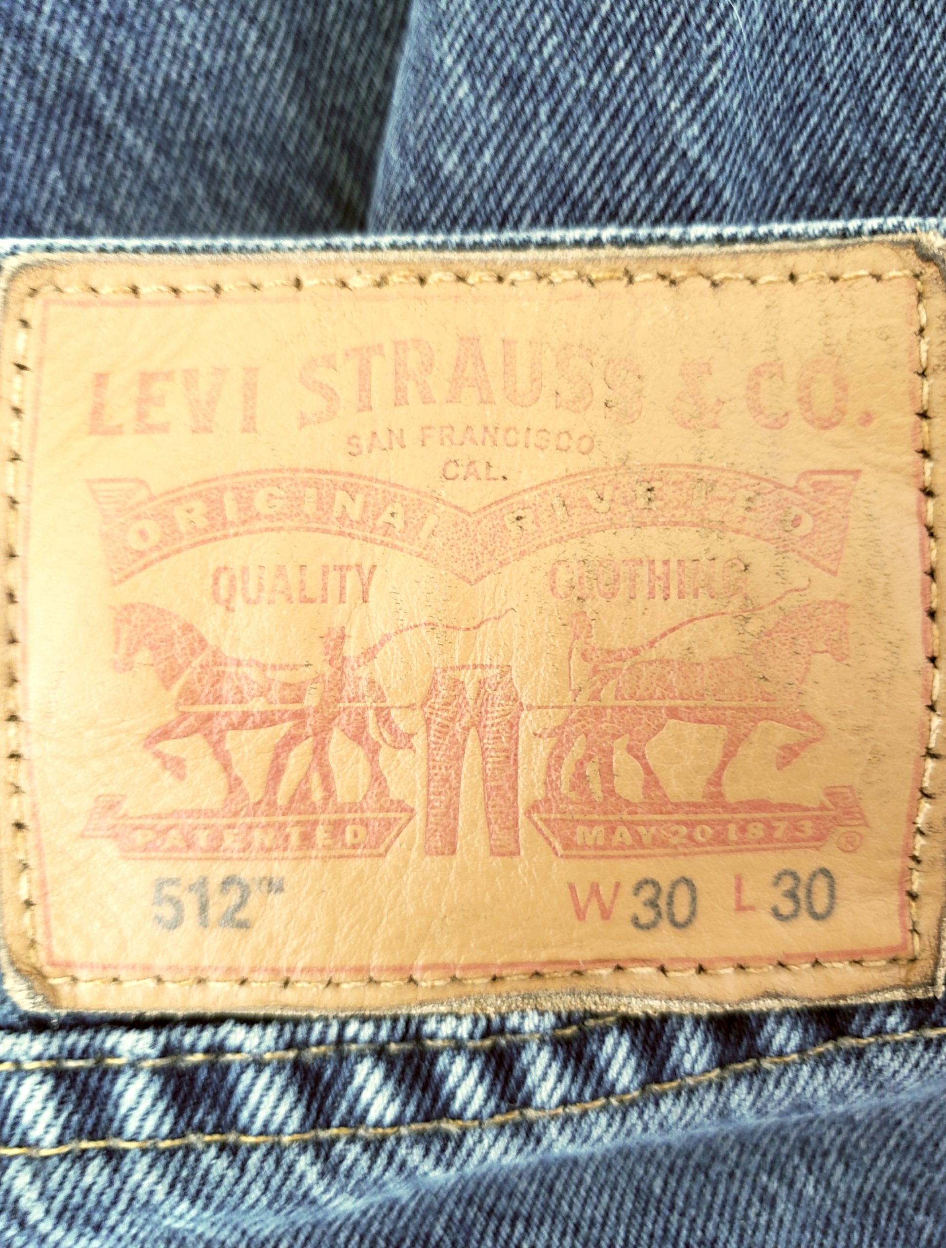 Джинси Levi's 512 чоловічі сині вживані - класичні джинси з бавовни та еластану в ідеальному стані 10 Джинси Levi's 512 чоловічі сині вживані - класичні джинси з бавовни та еластану в ідеальному стані - Зображення 10