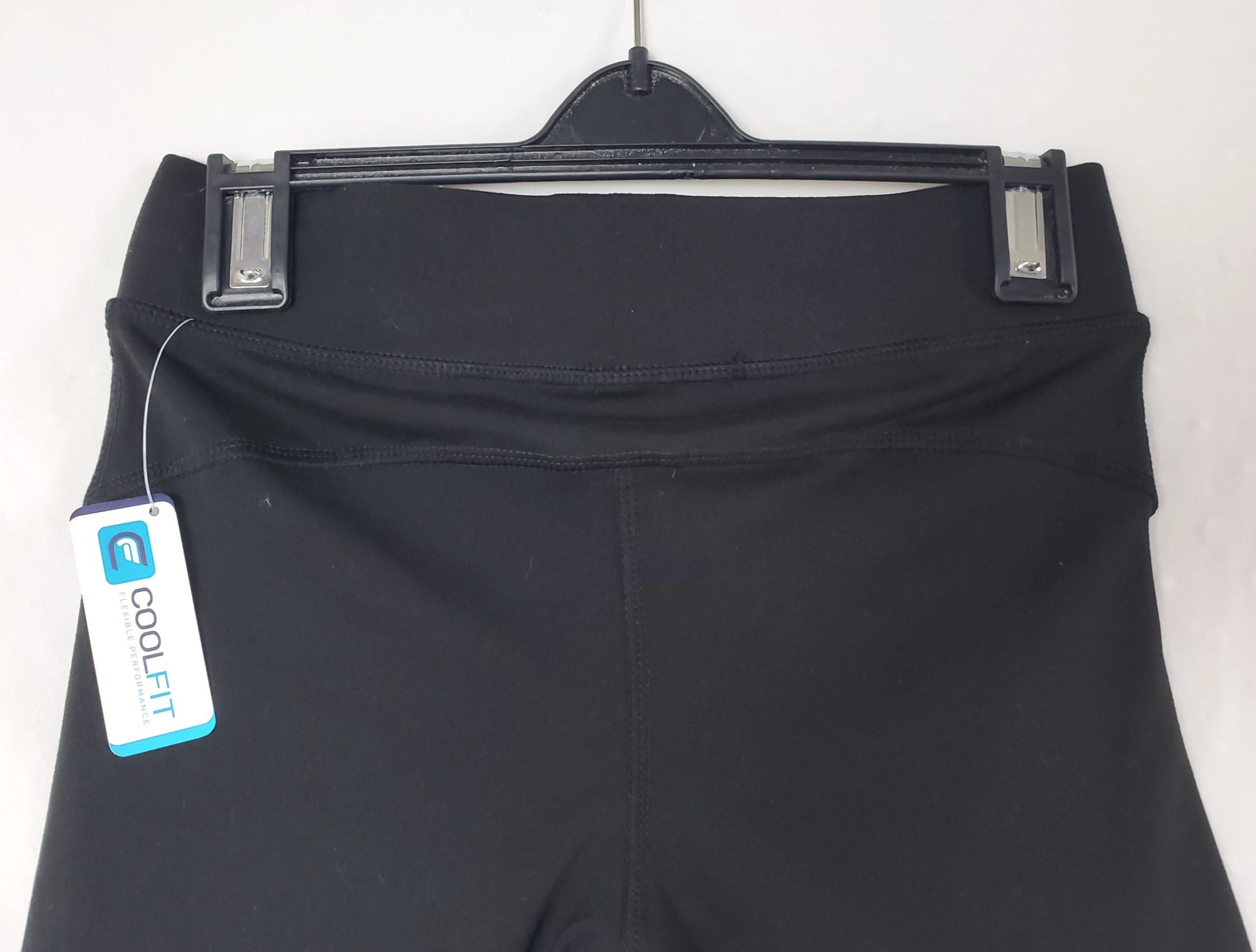 Чорні спортивні шорти жіночі з логотипом - висока якість, комфорт, еластичність 2 Чорні спортивні шорти жіночі з логотипом - висока якість, комфорт, еластичність - Зображення 2