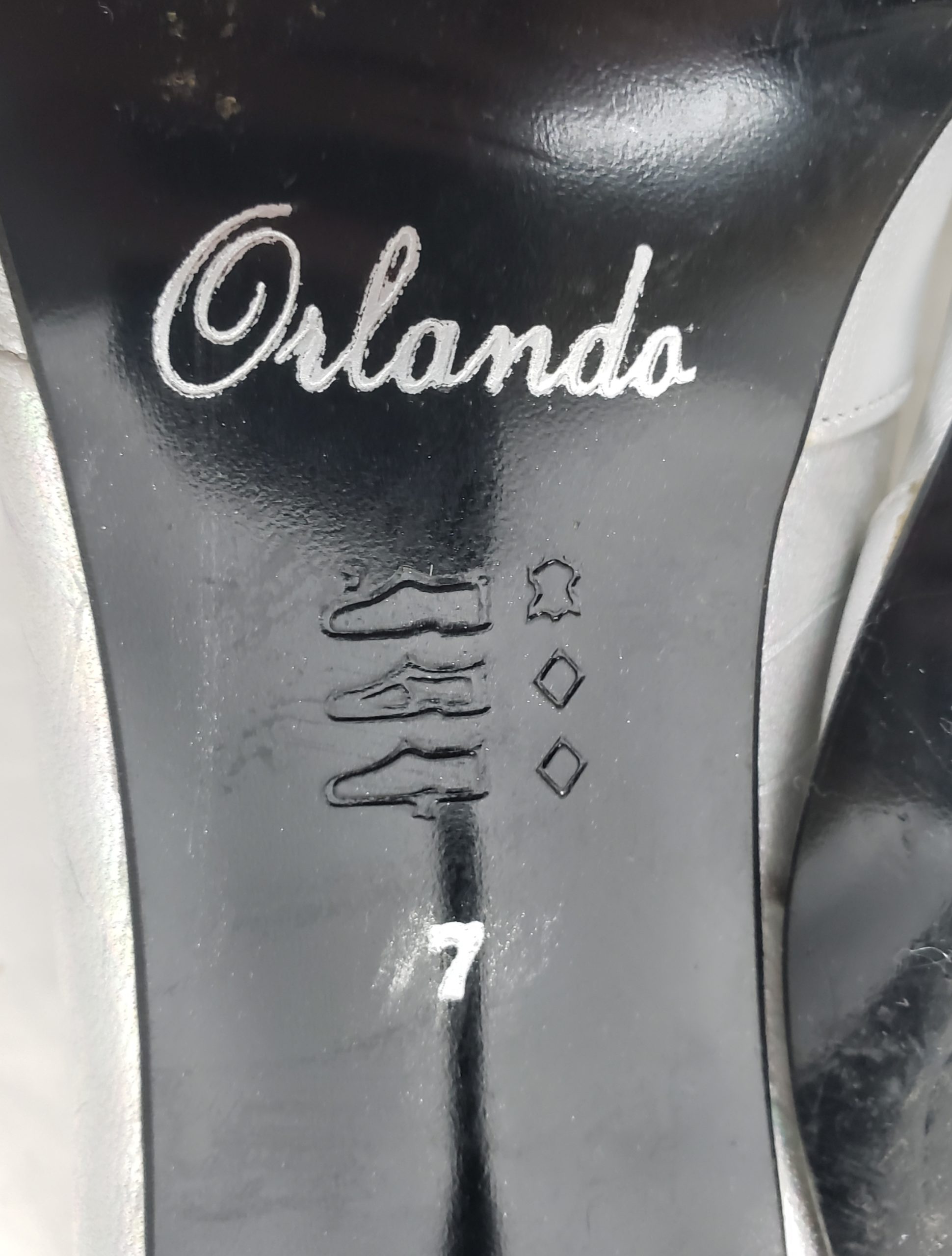 Срібні літні туфлі Orlando 39/40 розмір - елегантне взуття для особливих випадків та повсякденного носіння 8 Срібні літні туфлі Orlando 39/40 розмір - елегантне взуття для особливих випадків та повсякденного носіння - Зображення 8