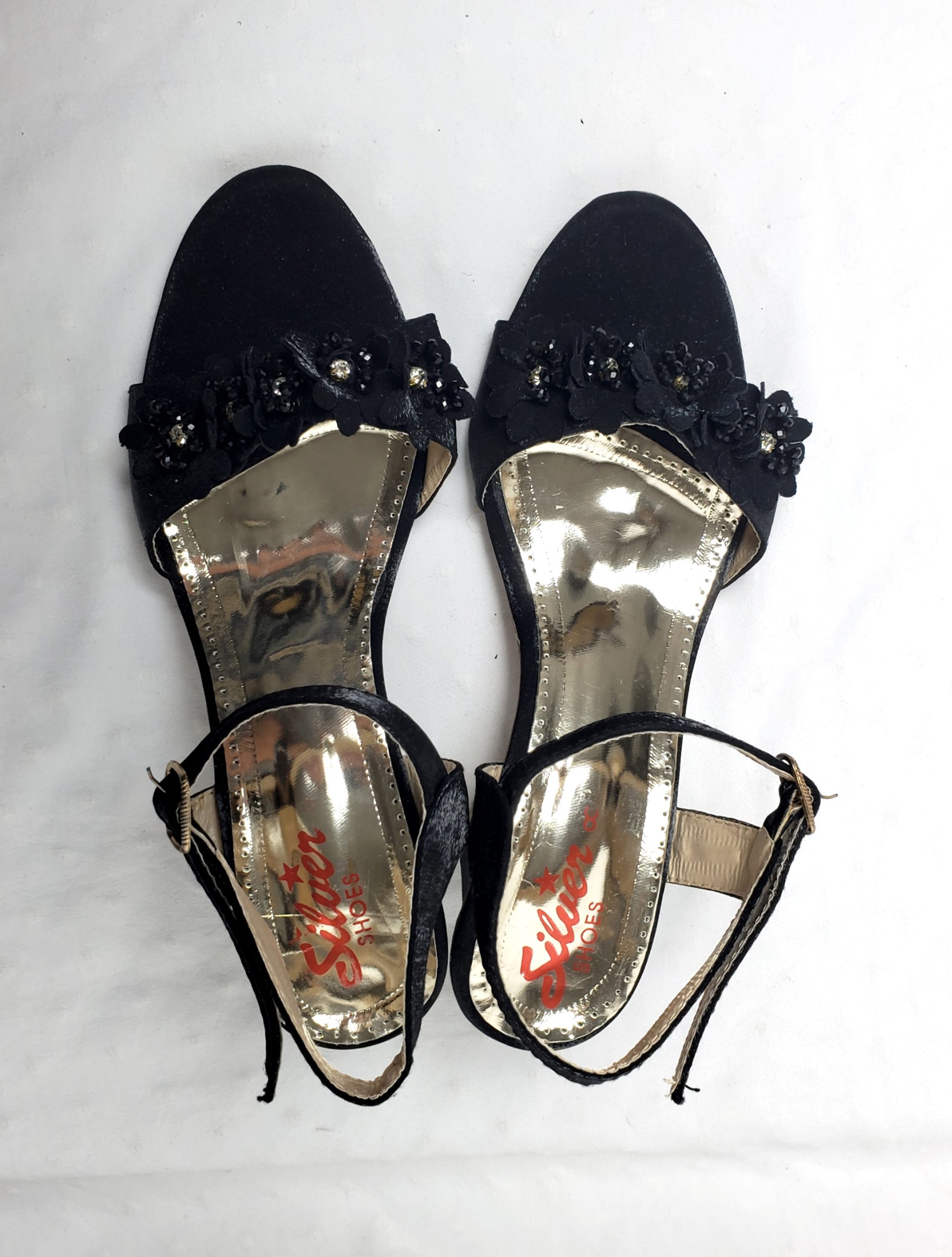 Стильні чорні босоніжки з золотими акцентами silver shoes - елегантний літній тренд розмір 38 5 Стильні чорні босоніжки з золотими акцентами silver shoes - елегантний літній тренд розмір 38 - Зображення 5