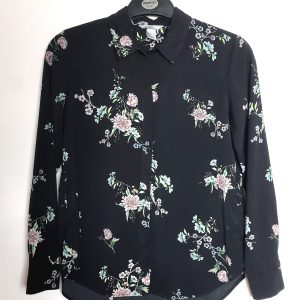 Стильна чорна блуза з квітковим принтом - елегантна сорочка для модного образу