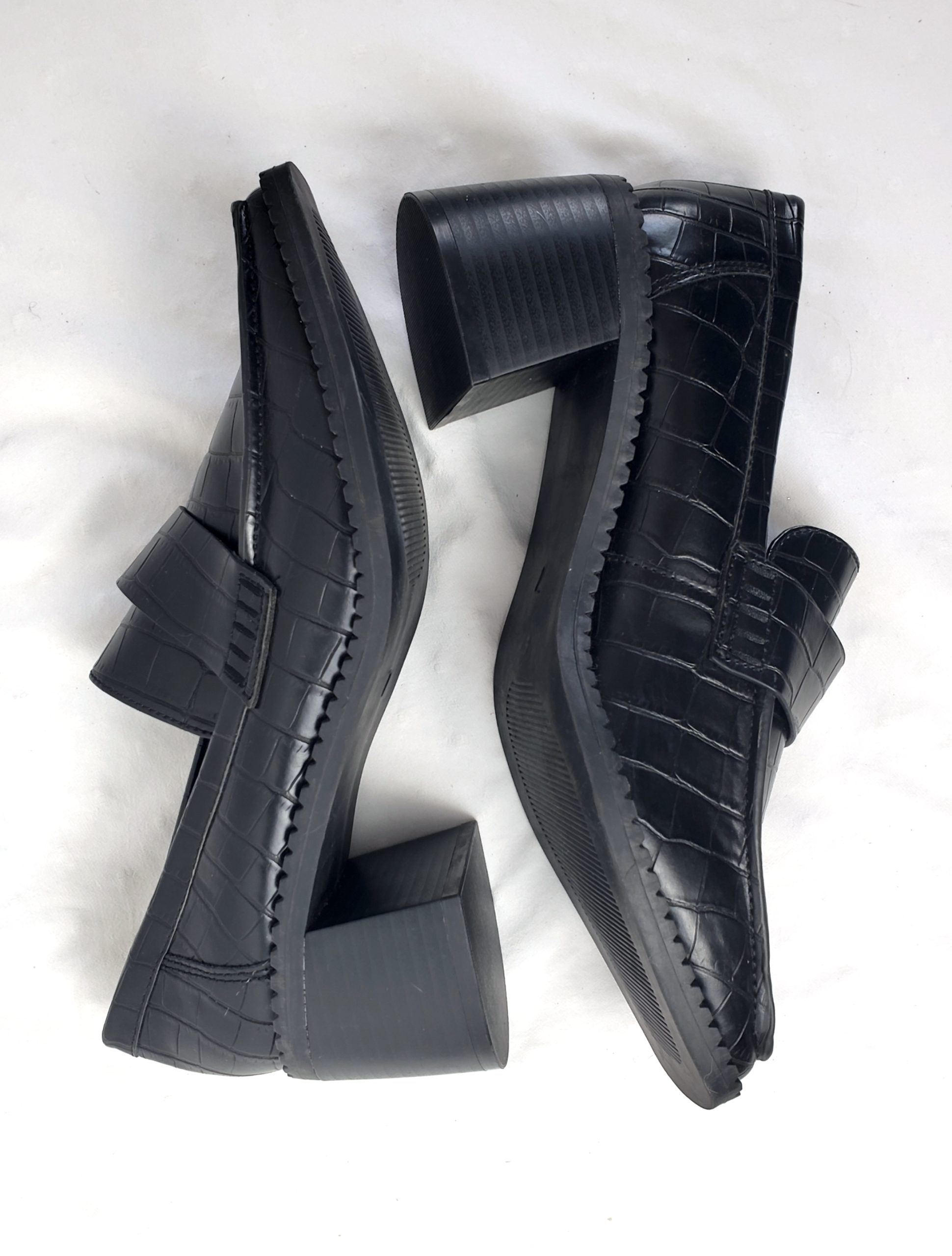 Стильні чорні туфлі з лакованої шкіри - елегантні лофери з крокодиловим принтом 3 Стильні чорні туфлі з лакованої шкіри - елегантні лофери з крокодиловим принтом - Зображення 3