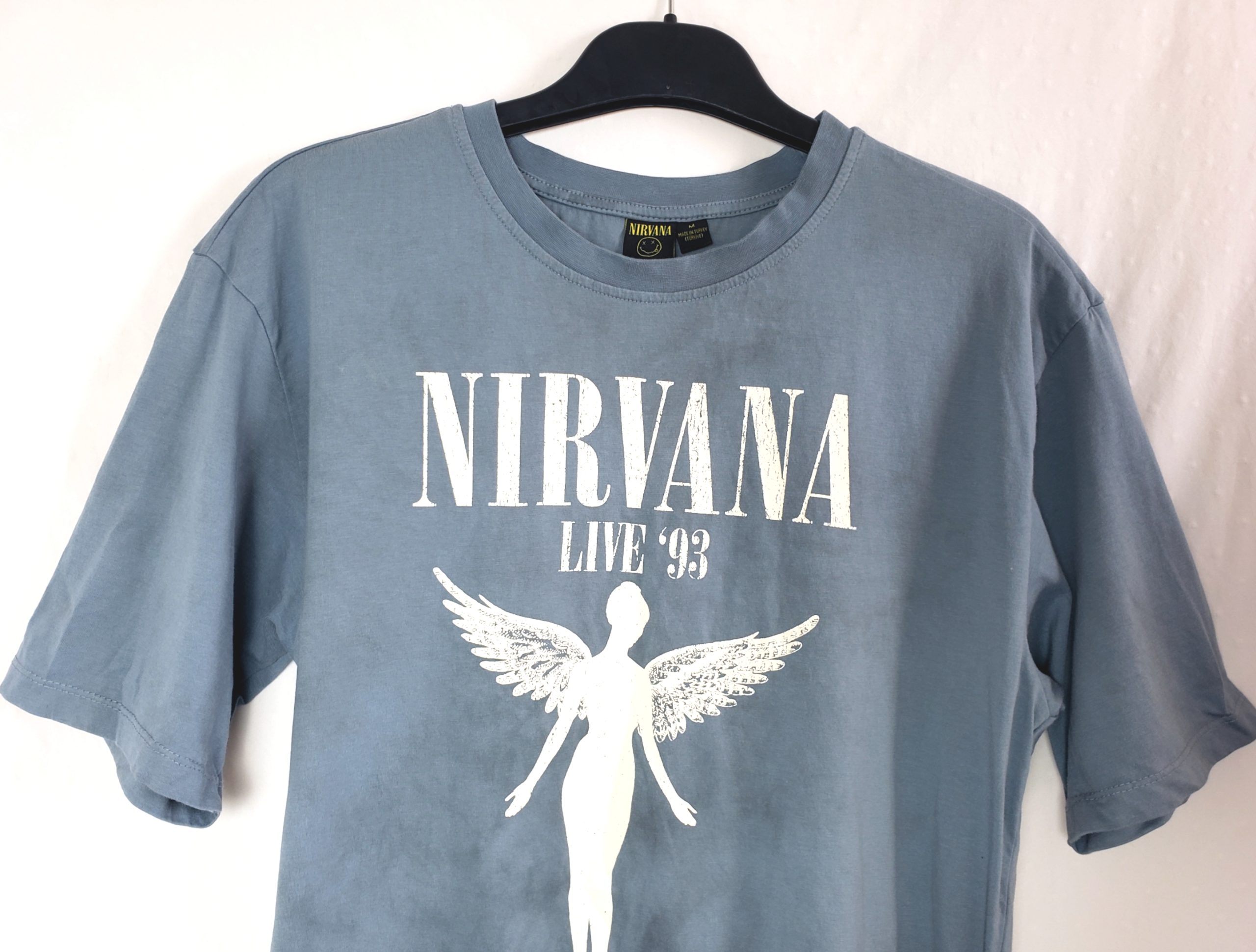 Стильна блакитна футболка Nirvana Live '93 - модний вінтажний принт у ідеальному стані 9 Стильна блакитна футболка Nirvana Live '93 - модний вінтажний принт у ідеальному стані - Зображення 9