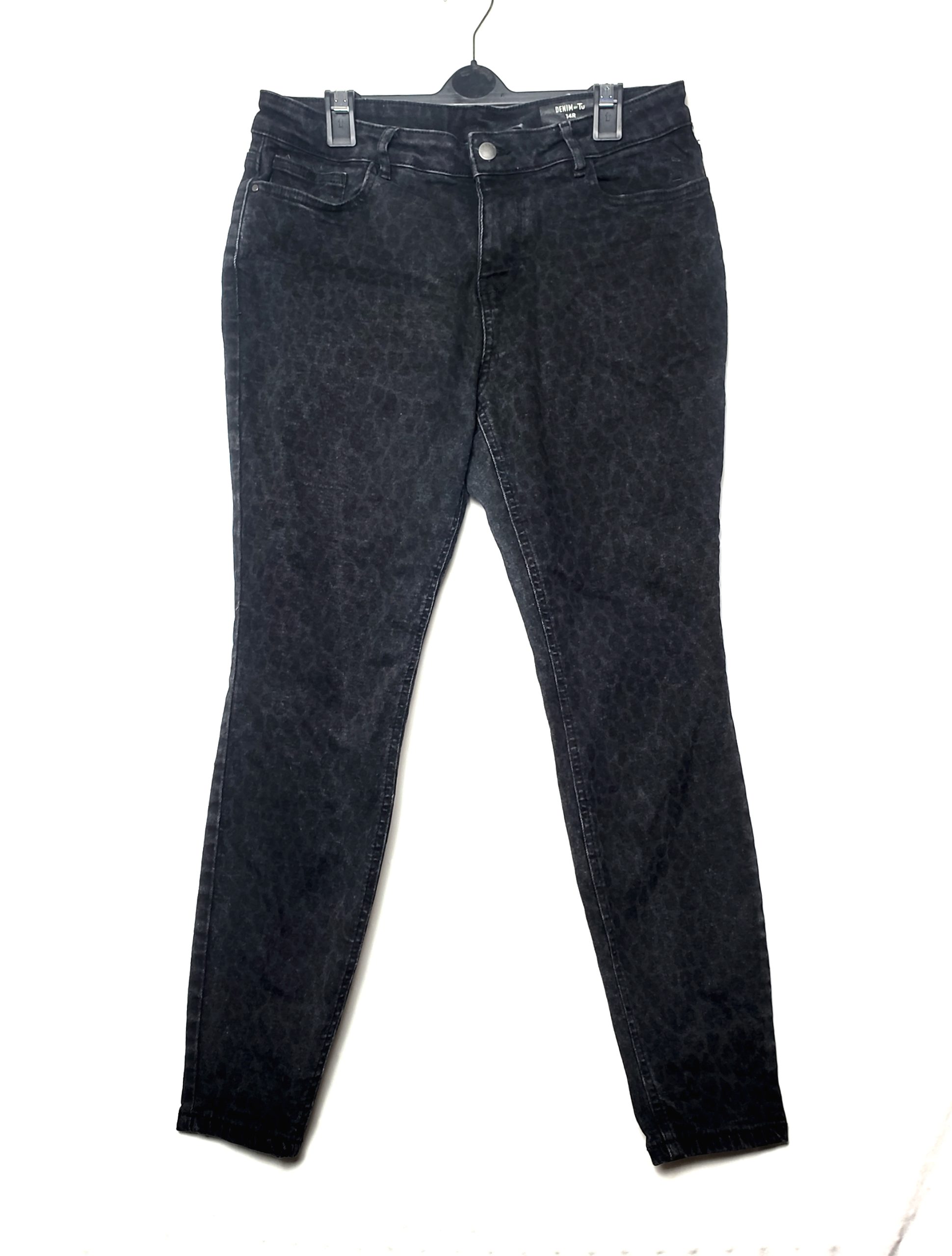 Чорні джинси скінні з принтом - стильні вживані джинси для повсякденного образу 1 Чорні джинси скінні з принтом - стильні вживані джинси для повсякденного образу