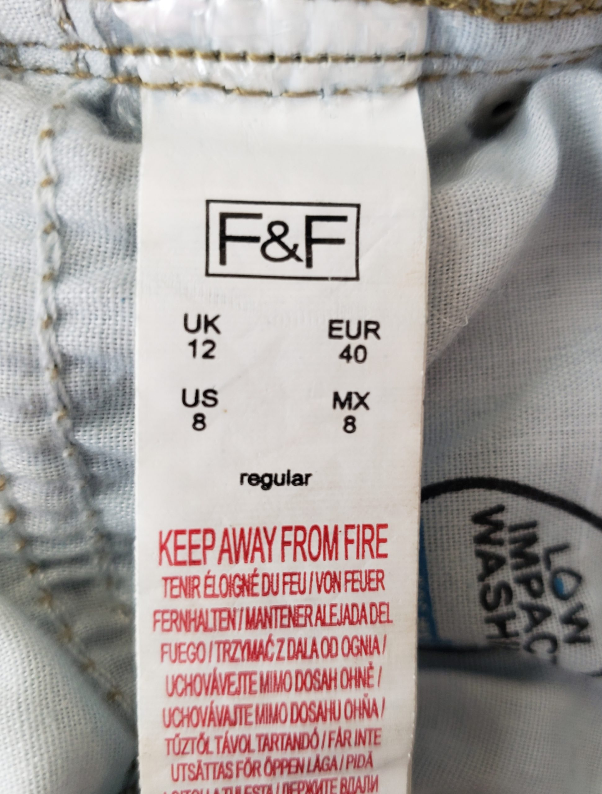 Темно-сині жіночі джинси F&F у ідеальному стані - комфорт для щоденного носіння та офісного стилю 10 Темно-сині жіночі джинси F&F у ідеальному стані - комфорт для щоденного носіння та офісного стилю - Зображення 10