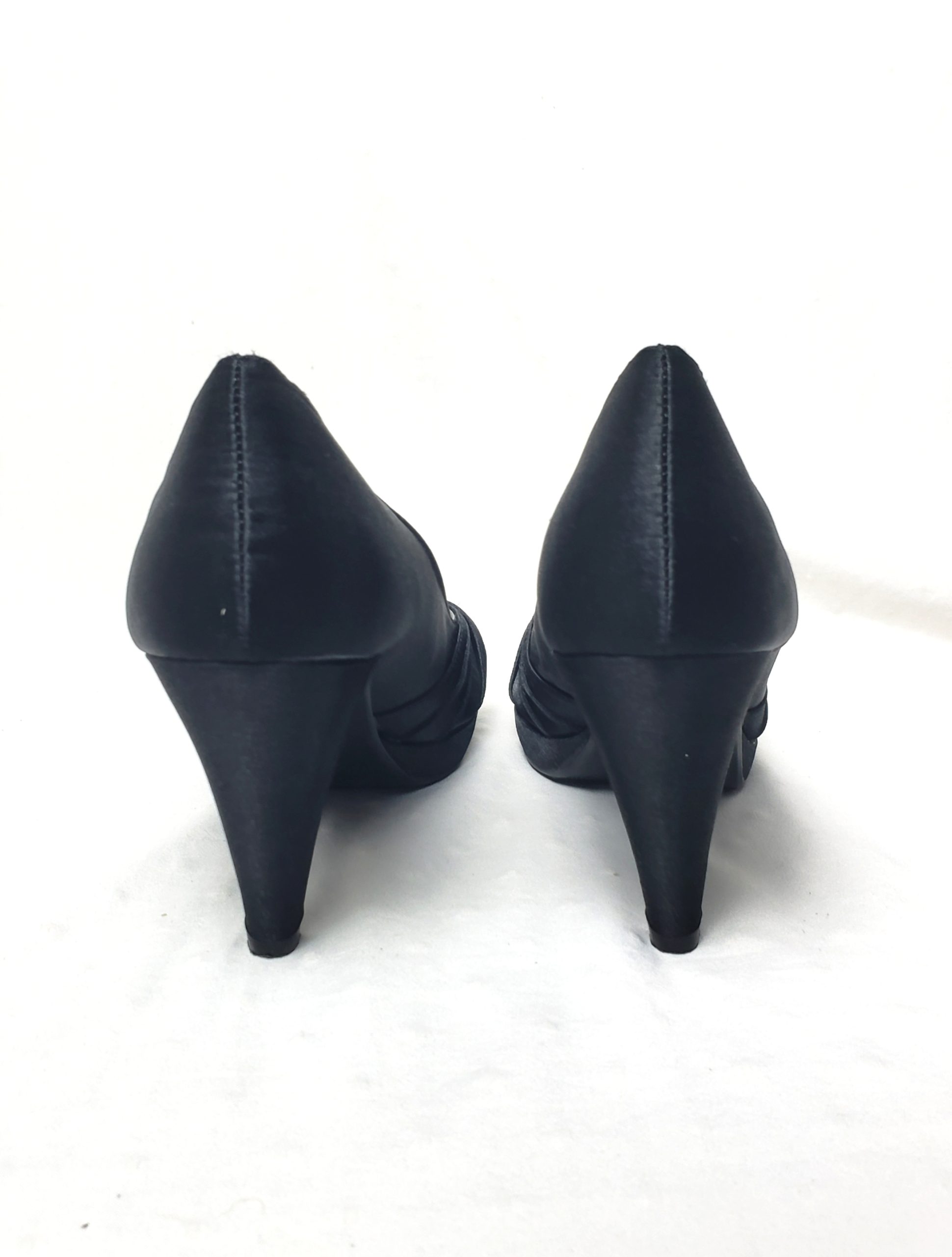 Літні чорні туфлі на каблуку 10 см розмір 38 - елегантне взуття для офісу та свят 7 Літні чорні туфлі на каблуку 10 см розмір 38 - елегантне взуття для офісу та свят - Зображення 7