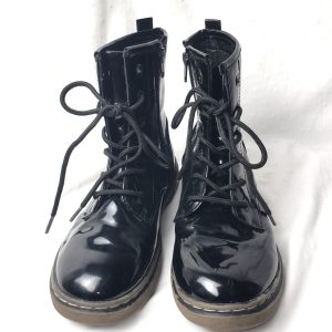 Стильні чорні лаковані черевики Dunnes - елегантний vintage стиль для модних образів