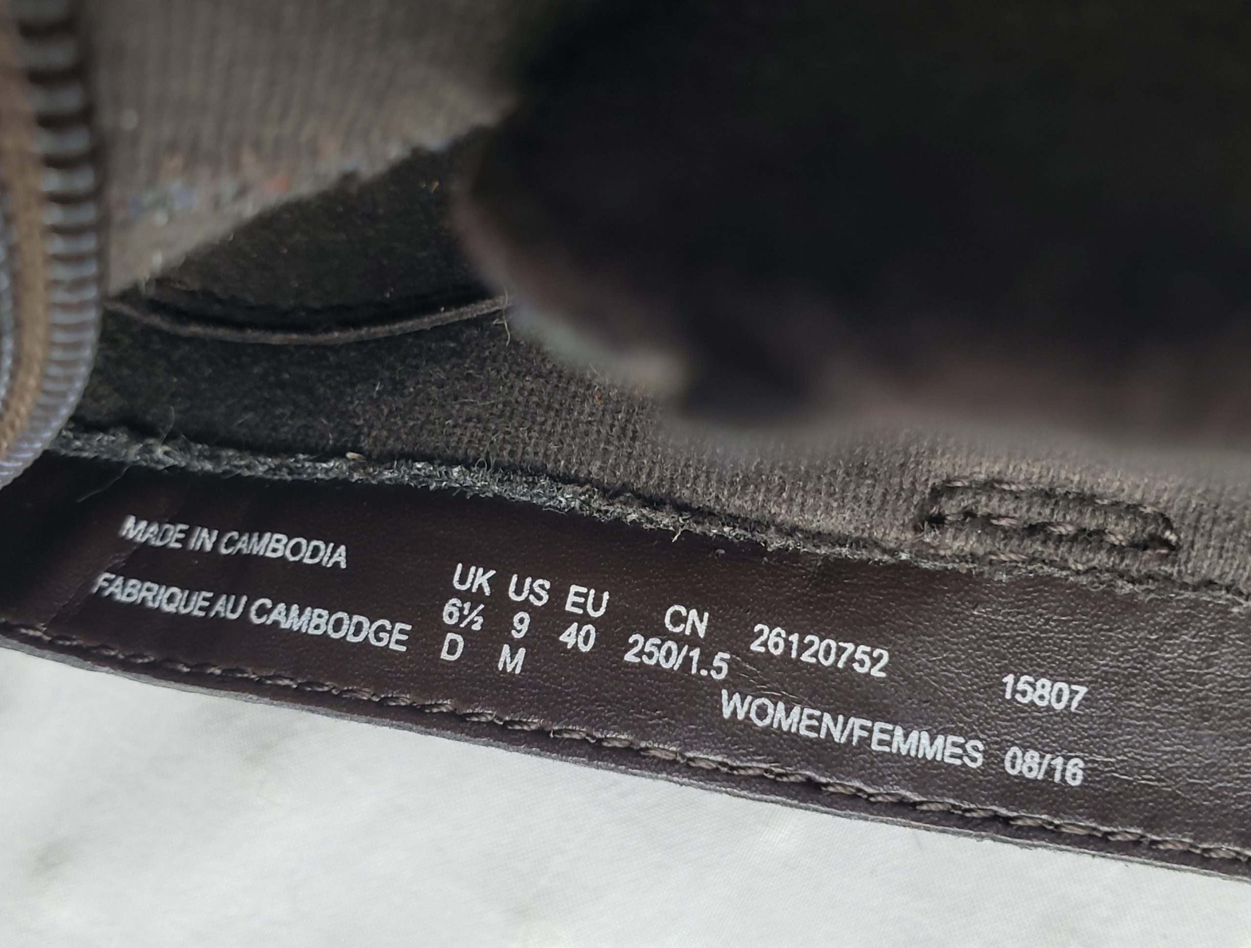 Стильні коричневі черевики Clarks Collection - елегантна замша з каблуком 9 см, розмір 40 6 Стильні коричневі черевики Clarks Collection - елегантна замша з каблуком 9 см, розмір 40 - Зображення 6