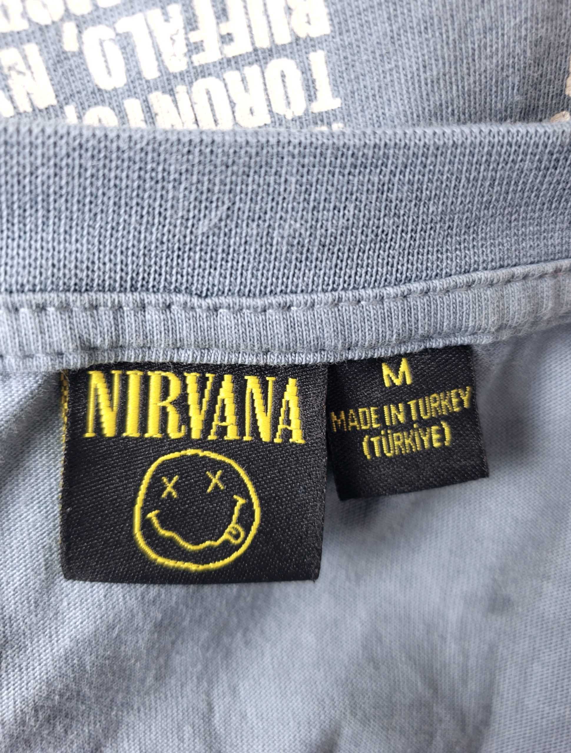 Стильна блакитна футболка Nirvana Live '93 - модний вінтажний принт у ідеальному стані 6 Стильна блакитна футболка Nirvana Live '93 - модний вінтажний принт у ідеальному стані - Зображення 6