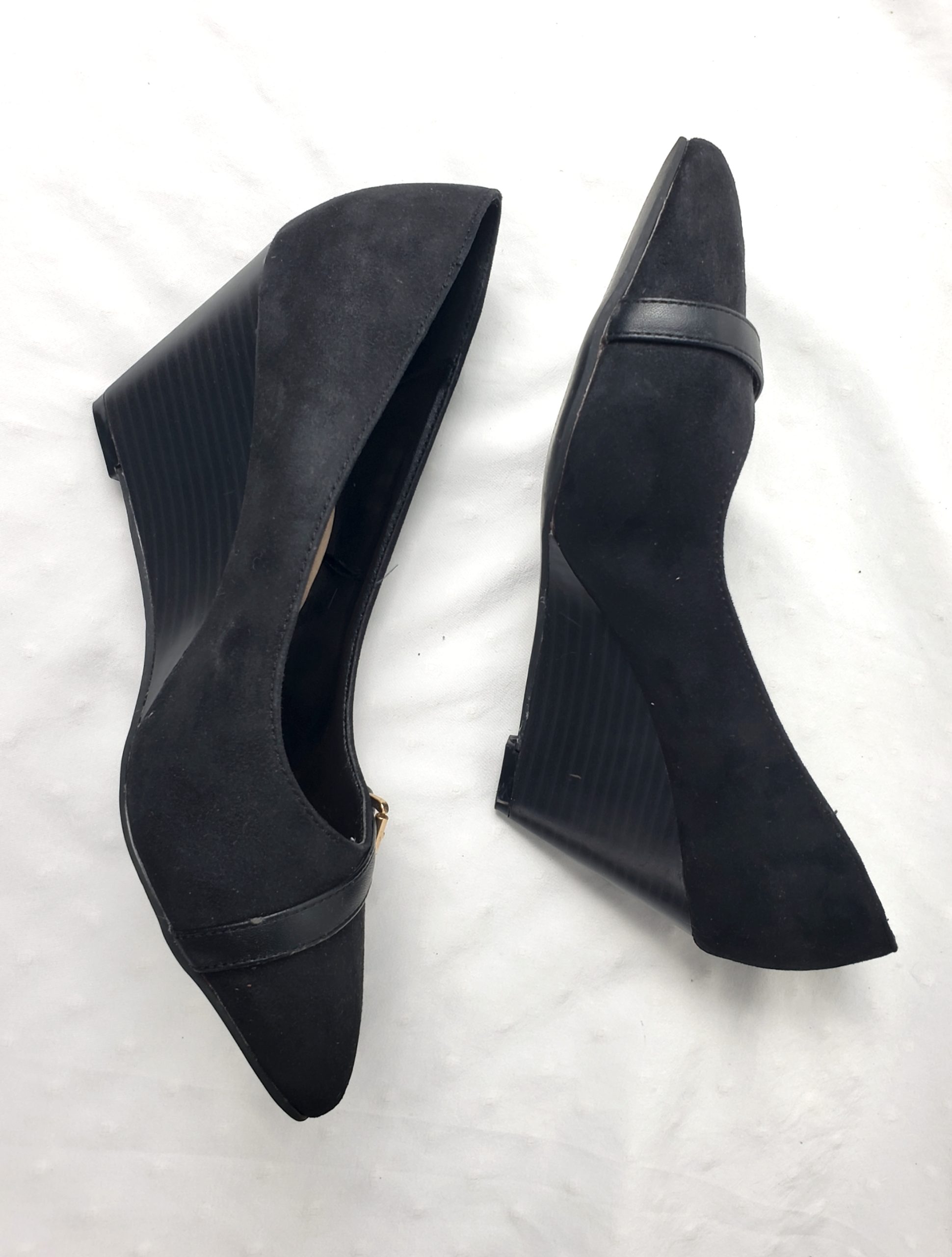 Чорні літні туфлі на каблуку 9см розмір 38 - стильне вживане взуття для офісу та вечірок 2 Чорні літні туфлі на каблуку 9см розмір 38 - стильне вживане взуття для офісу та вечірок - Зображення 2