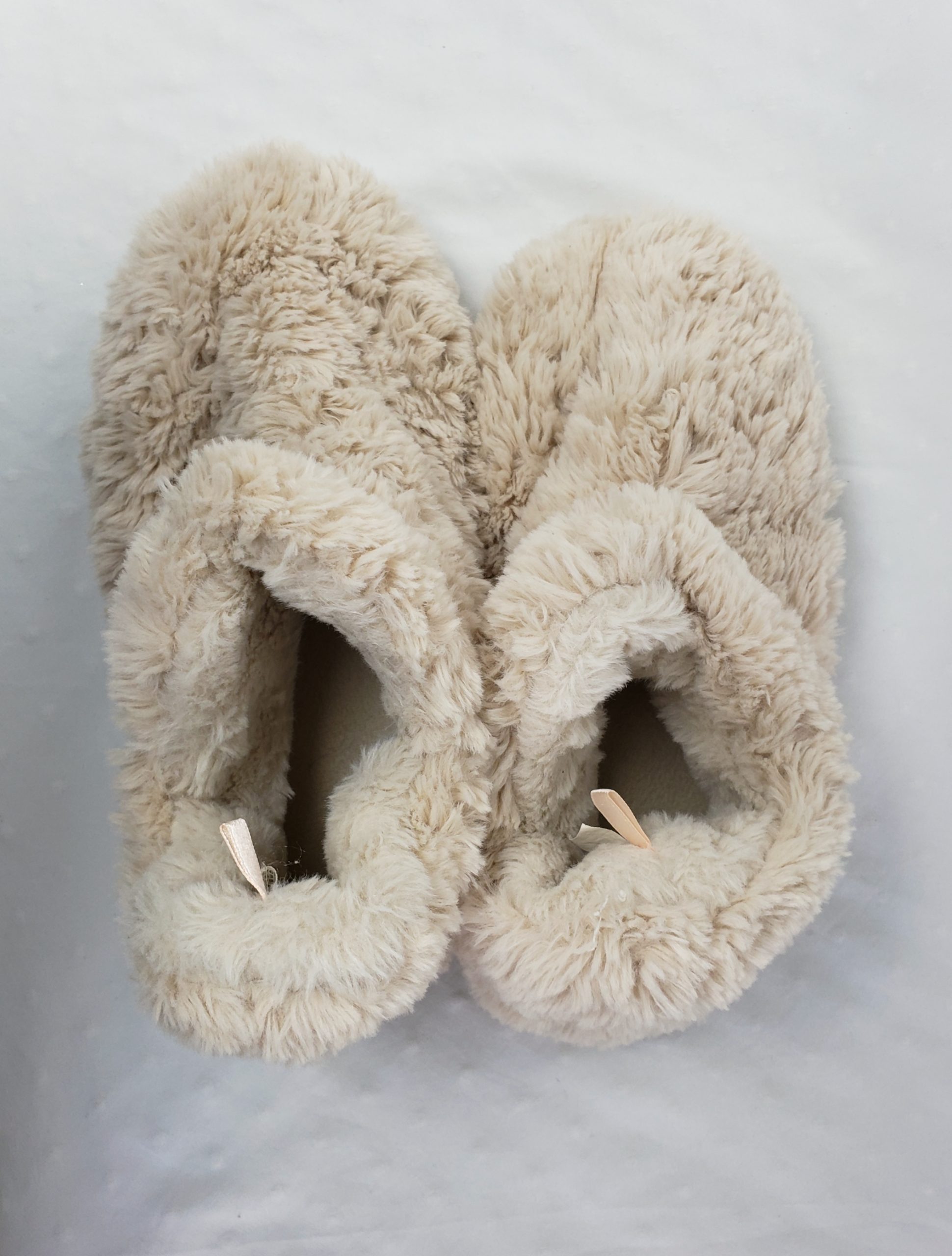 Бежеві тапочки з хутром розмір 41 - зимове взуття для дому в ідеальному стані 5 Бежеві тапочки з хутром розмір 41 - зимове взуття для дому в ідеальному стані - Зображення 5