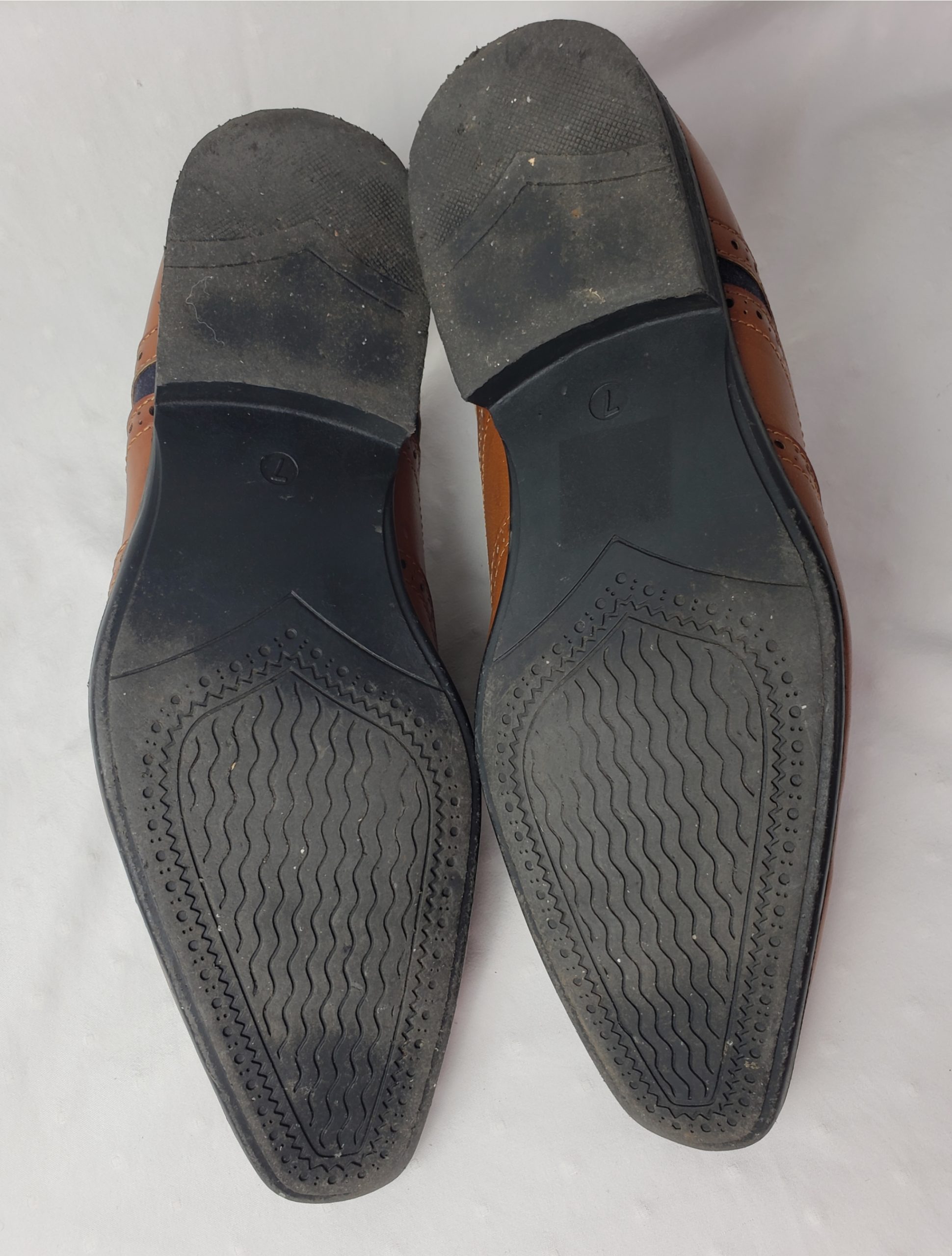 Чоловічі шкіряні туфлі Charles Southwell 40 розмір коричневі з фіолетовими вставками 3 Чоловічі шкіряні туфлі Charles Southwell 40 розмір коричневі з фіолетовими вставками - Зображення 3