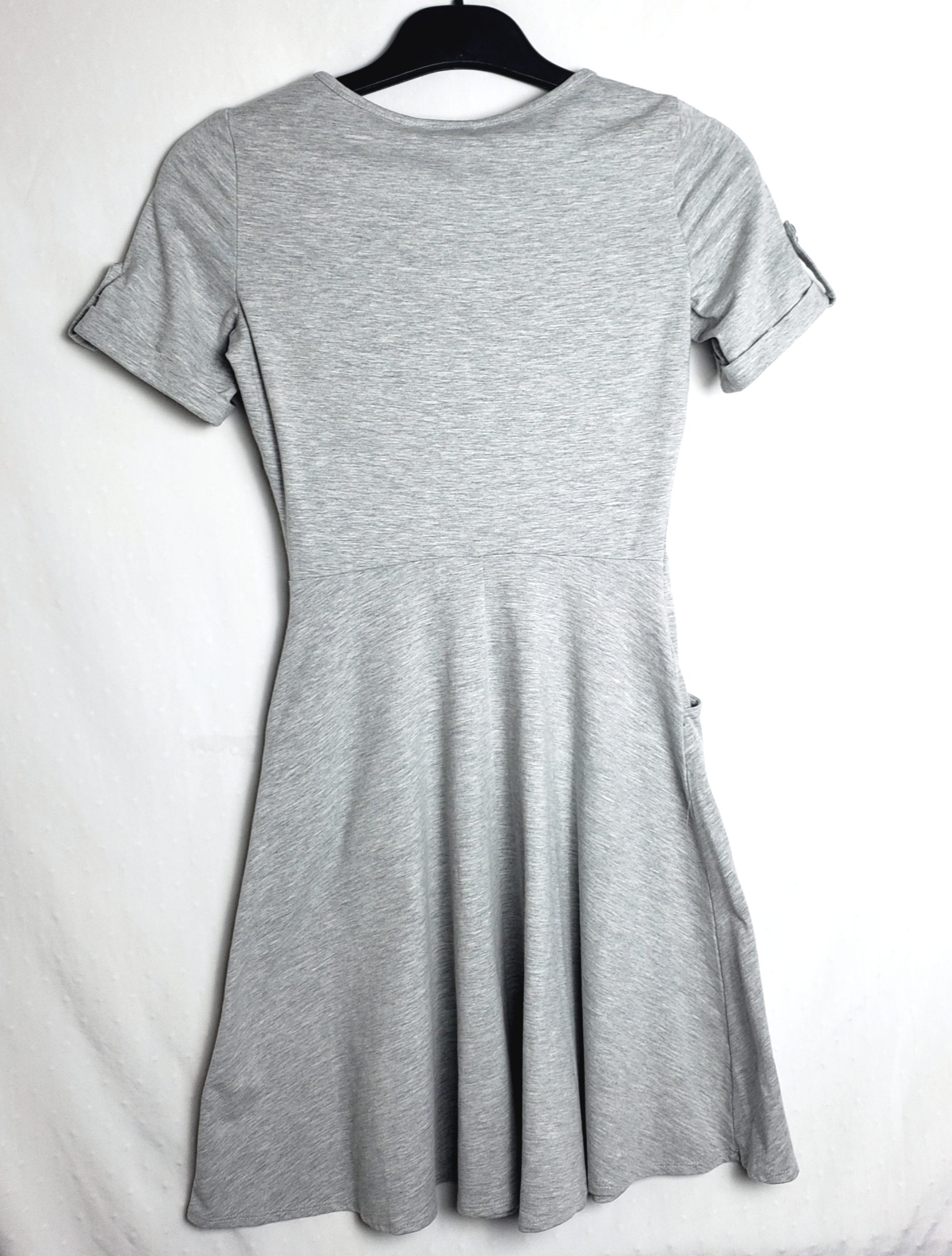 Стильна сіра сукня Dorothy Perkins - елегантний повсякденний образ з ідеальною посадкою 6 Стильна сіра сукня Dorothy Perkins - елегантний повсякденний образ з ідеальною посадкою - Зображення 6