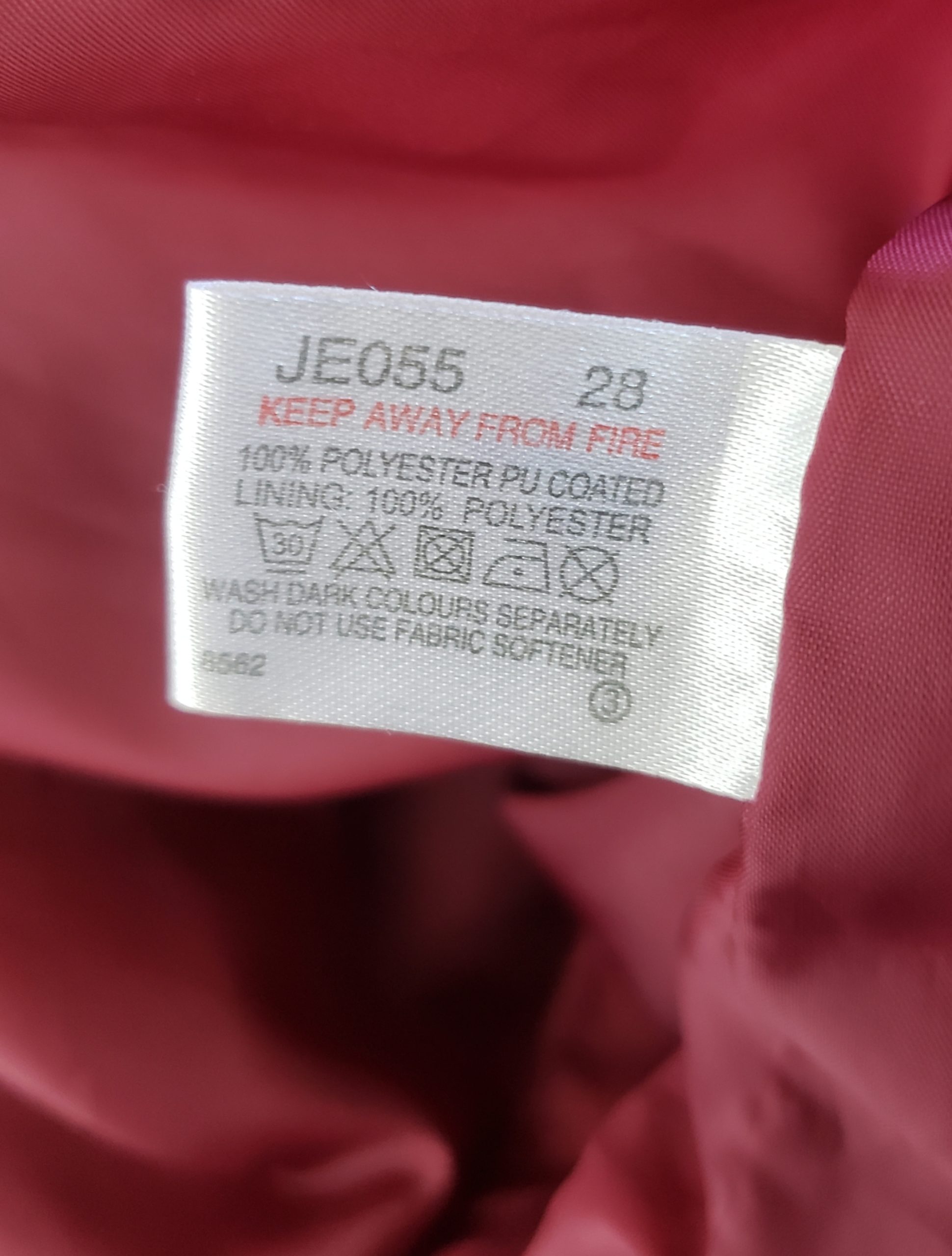 Вітровка червоно-чорна вінтажна - стильний верхній одяг для активного життя та міжсезоння 9 Вітровка червоно-чорна вінтажна - стильний верхній одяг для активного життя та міжсезоння - Зображення 9