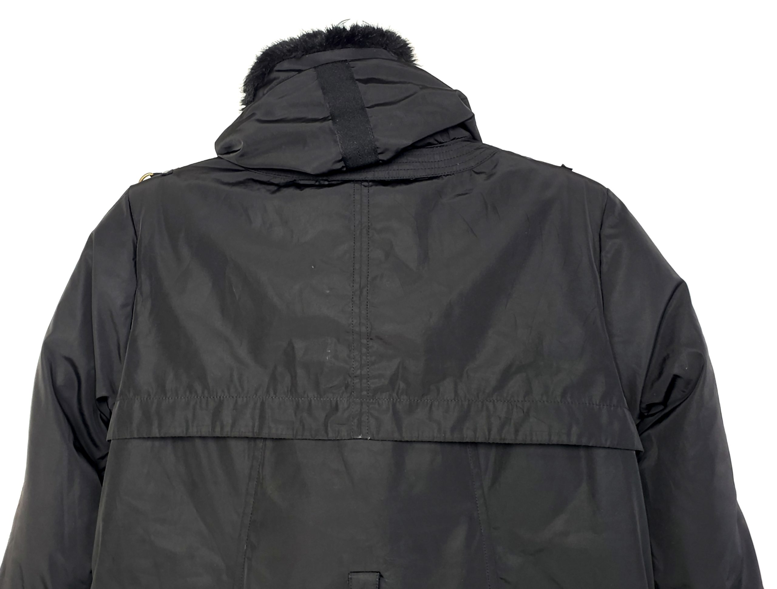 Стильна чорна куртка Next з хутряним коміром - елегантний зимовий тренд для модних жінок 8 Стильна чорна куртка Next з хутряним коміром - елегантний зимовий тренд для модних жінок - Зображення 8