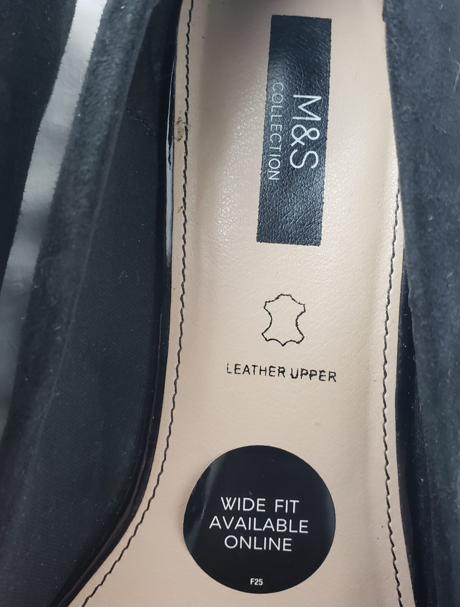 Елегантні чорні туфлі M&S - стильне взуття з натуральної шкіри в ідеальному стані 3 Елегантні чорні туфлі M&S - стильне взуття з натуральної шкіри в ідеальному стані - Зображення 3