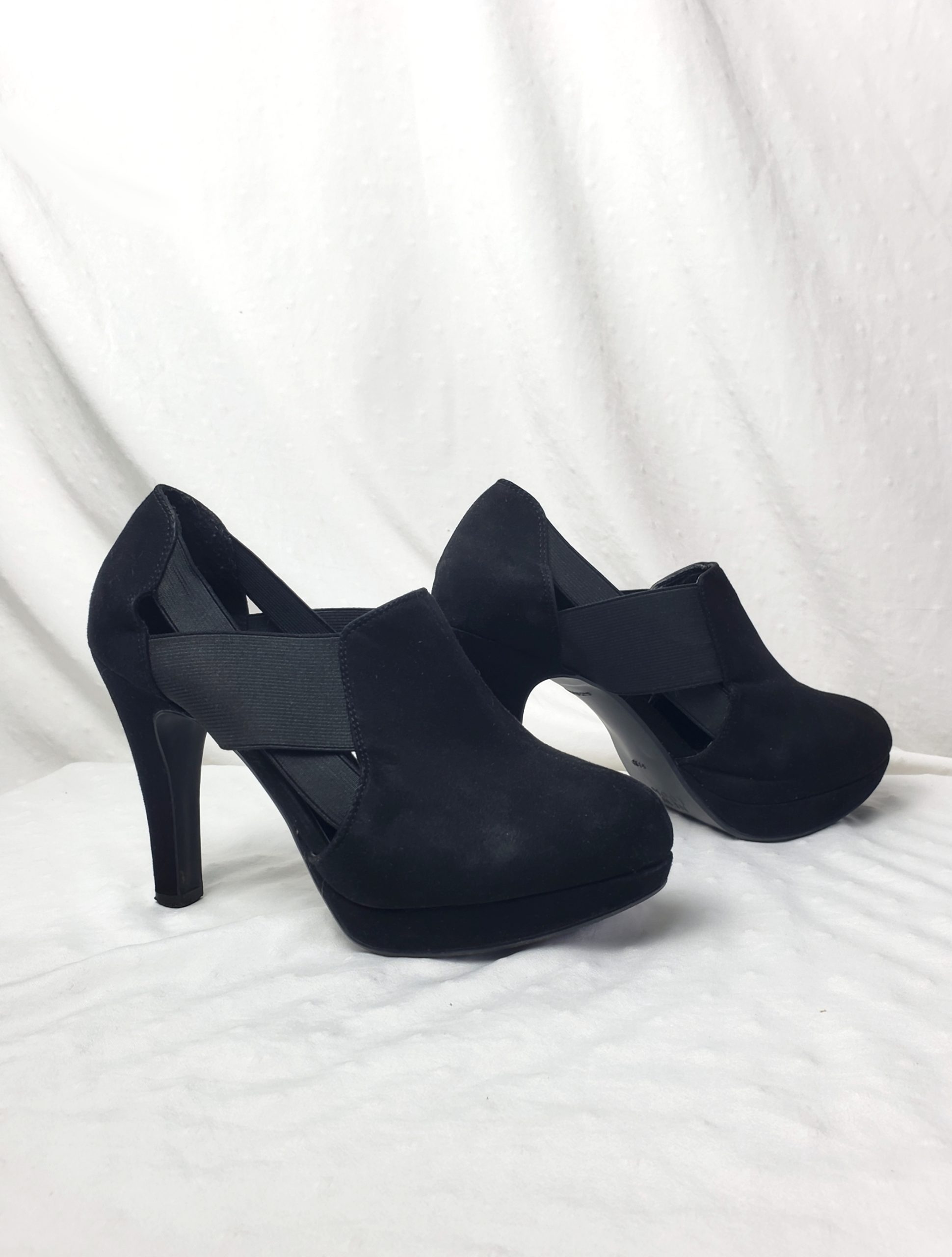 Стильні чорні замшеві туфлі New Look 38 розмір - елегантний каблук 12 см для модних жінок 1 Стильні чорні замшеві туфлі New Look 38 розмір - елегантний каблук 12 см для модних жінок