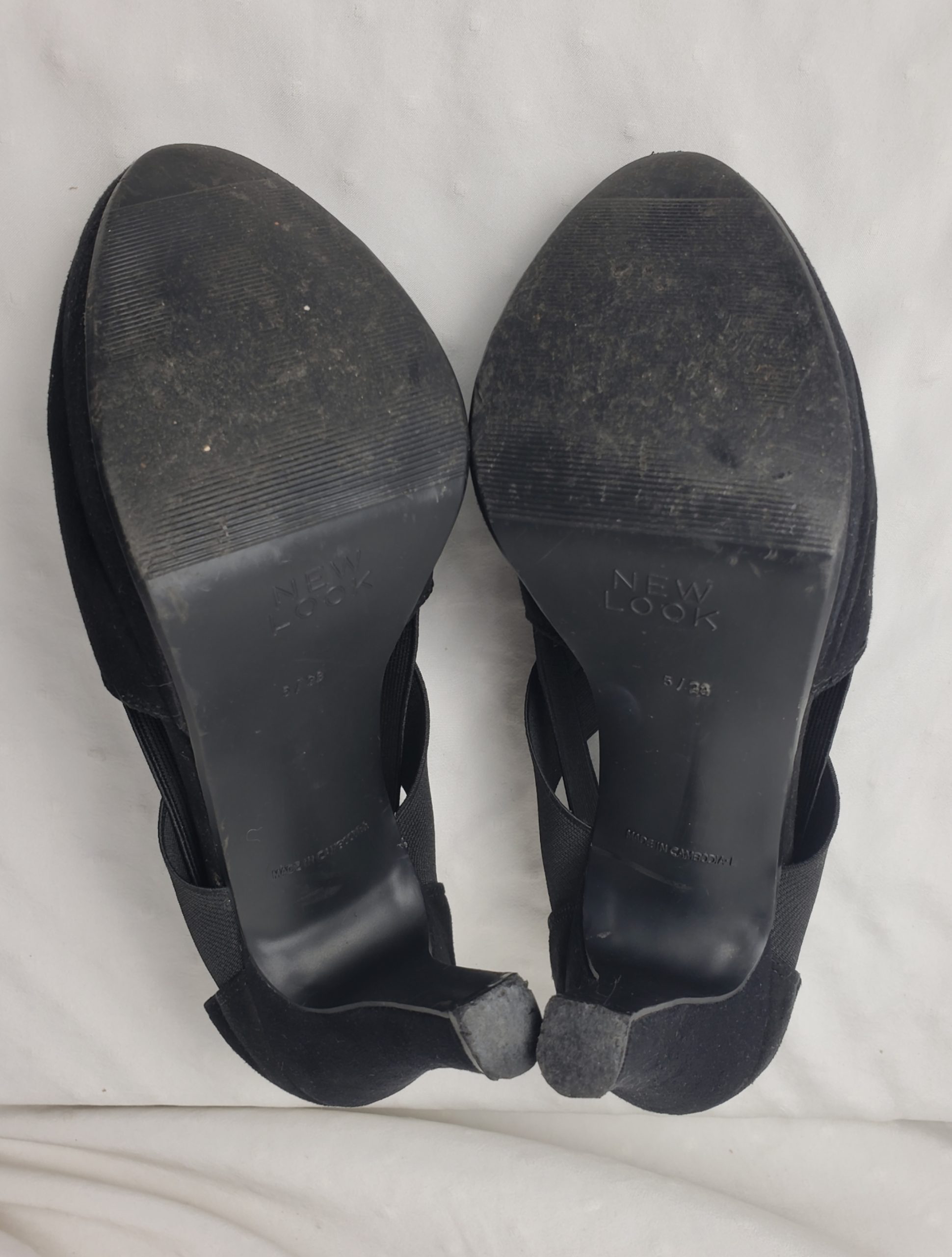 Стильні чорні замшеві туфлі New Look 38 розмір - елегантний каблук 12 см для модних жінок 4 Стильні чорні замшеві туфлі New Look 38 розмір - елегантний каблук 12 см для модних жінок - Зображення 4