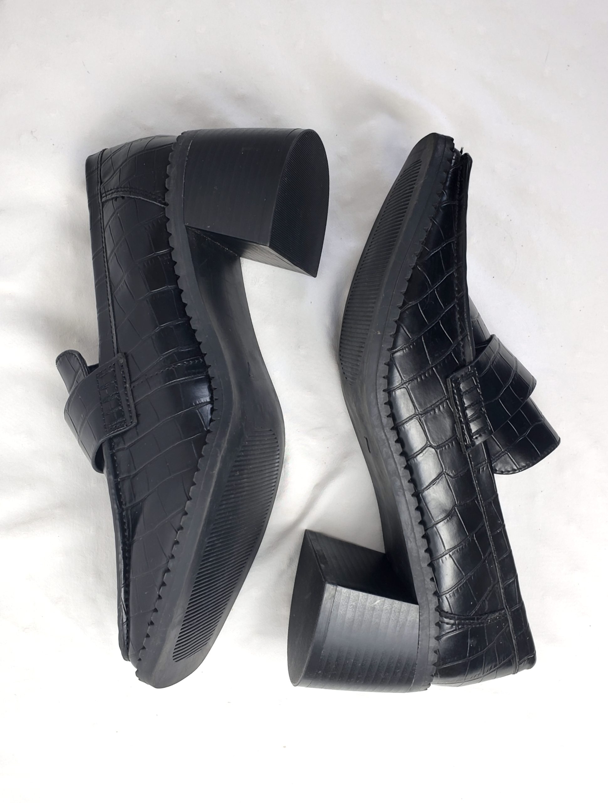 Стильні чорні туфлі з лакованої шкіри - елегантні лофери з крокодиловим принтом 4 Стильні чорні туфлі з лакованої шкіри - елегантні лофери з крокодиловим принтом - Зображення 4