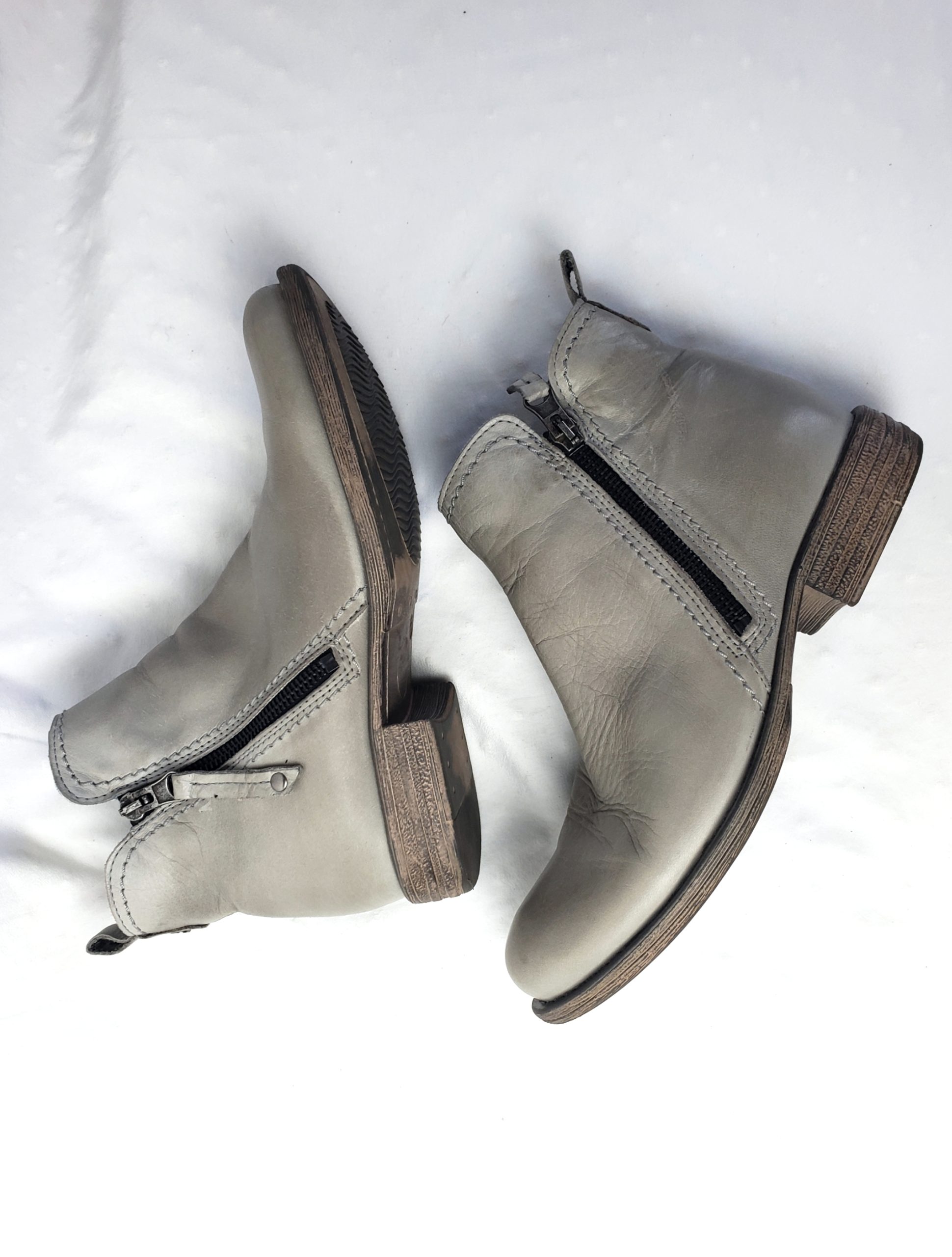 Сірі шкіряні черевики 37 розміру - ідеальне весняно-осіннє взуття для щоденного стилю 7 Сірі шкіряні черевики 37 розміру - ідеальне весняно-осіннє взуття для щоденного стилю - Зображення 7