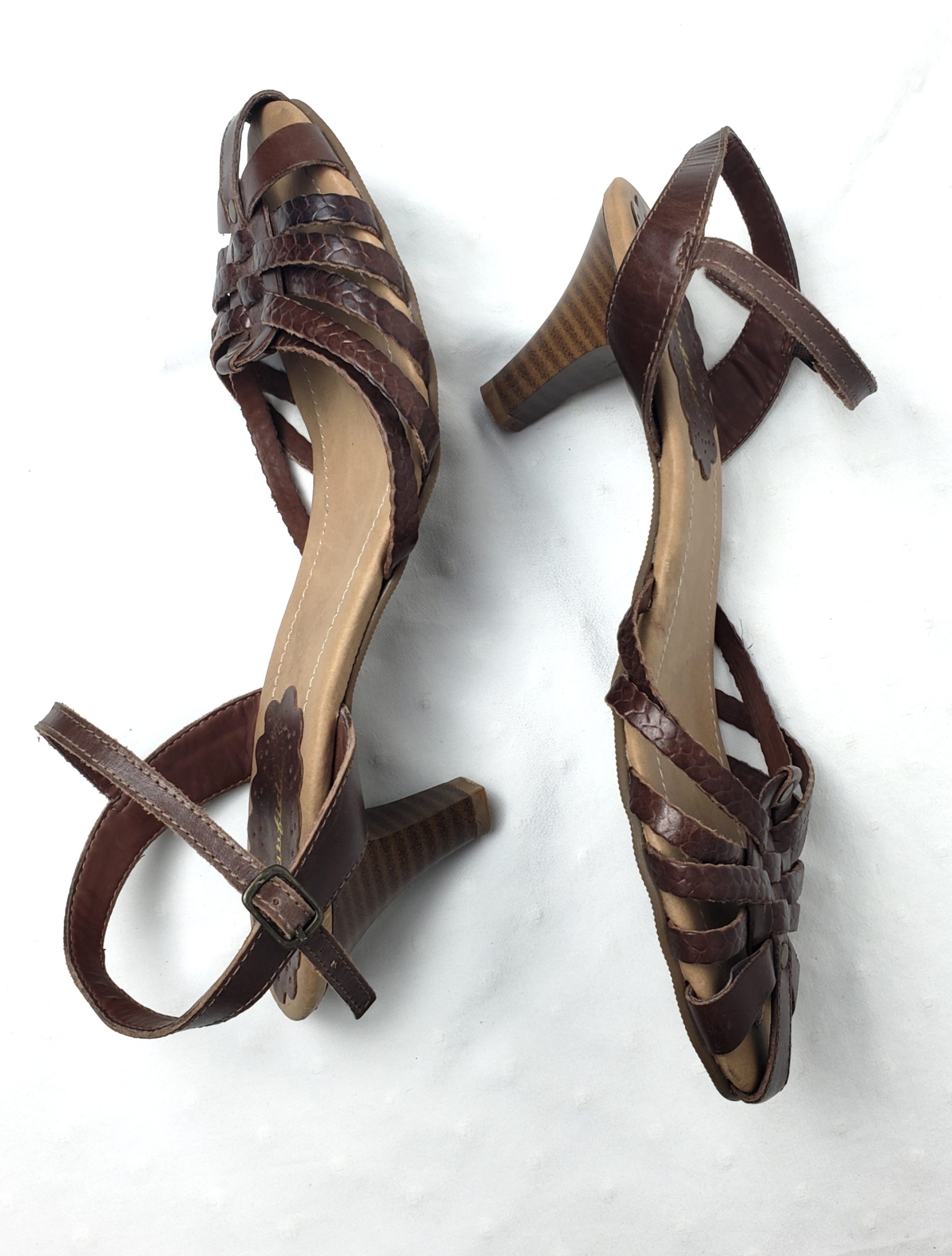 Літні шкіряні сандалі коричневі на каблуку 8 см розмір 39 - елегантне жіноче взуття 6 Літні шкіряні сандалі коричневі на каблуку 8 см розмір 39 - елегантне жіноче взуття - Зображення 6