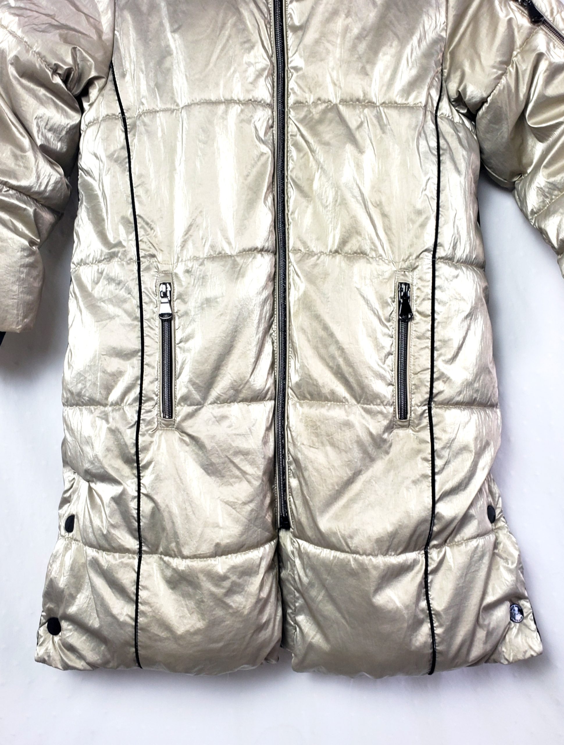 Стильна золота куртка Next 7 років - елегантний зимовий тренд для модних дітей 4 Стильна золота куртка Next 7 років - елегантний зимовий тренд для модних дітей - Зображення 4