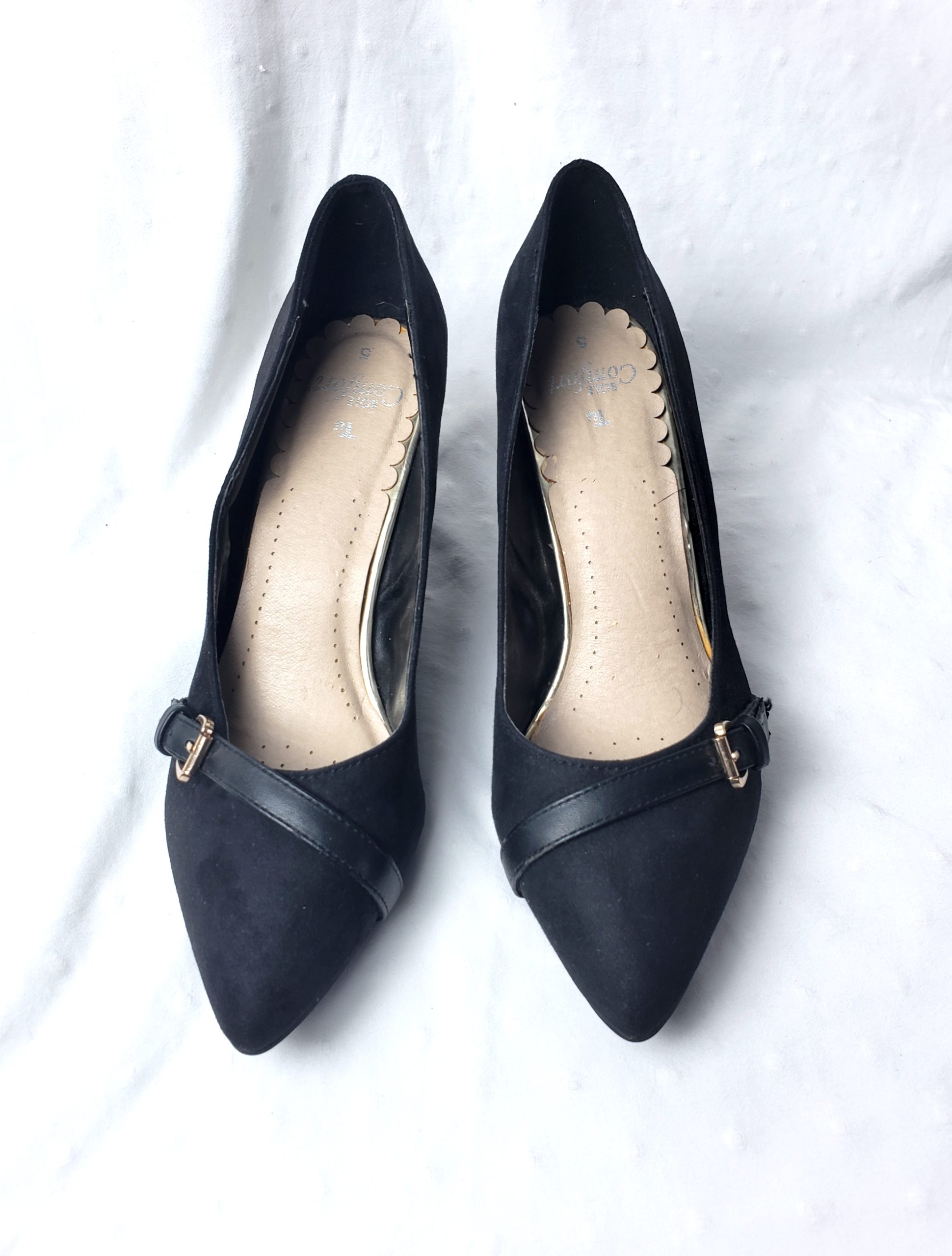 Чорні літні туфлі на каблуку 9см розмір 38 - стильне вживане взуття для офісу та вечірок 7 Чорні літні туфлі на каблуку 9см розмір 38 - стильне вживане взуття для офісу та вечірок - Зображення 7