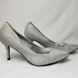 Стильні срібні туфлі на каблуку 10 см - елегантні жіночі туфлі розмір 39